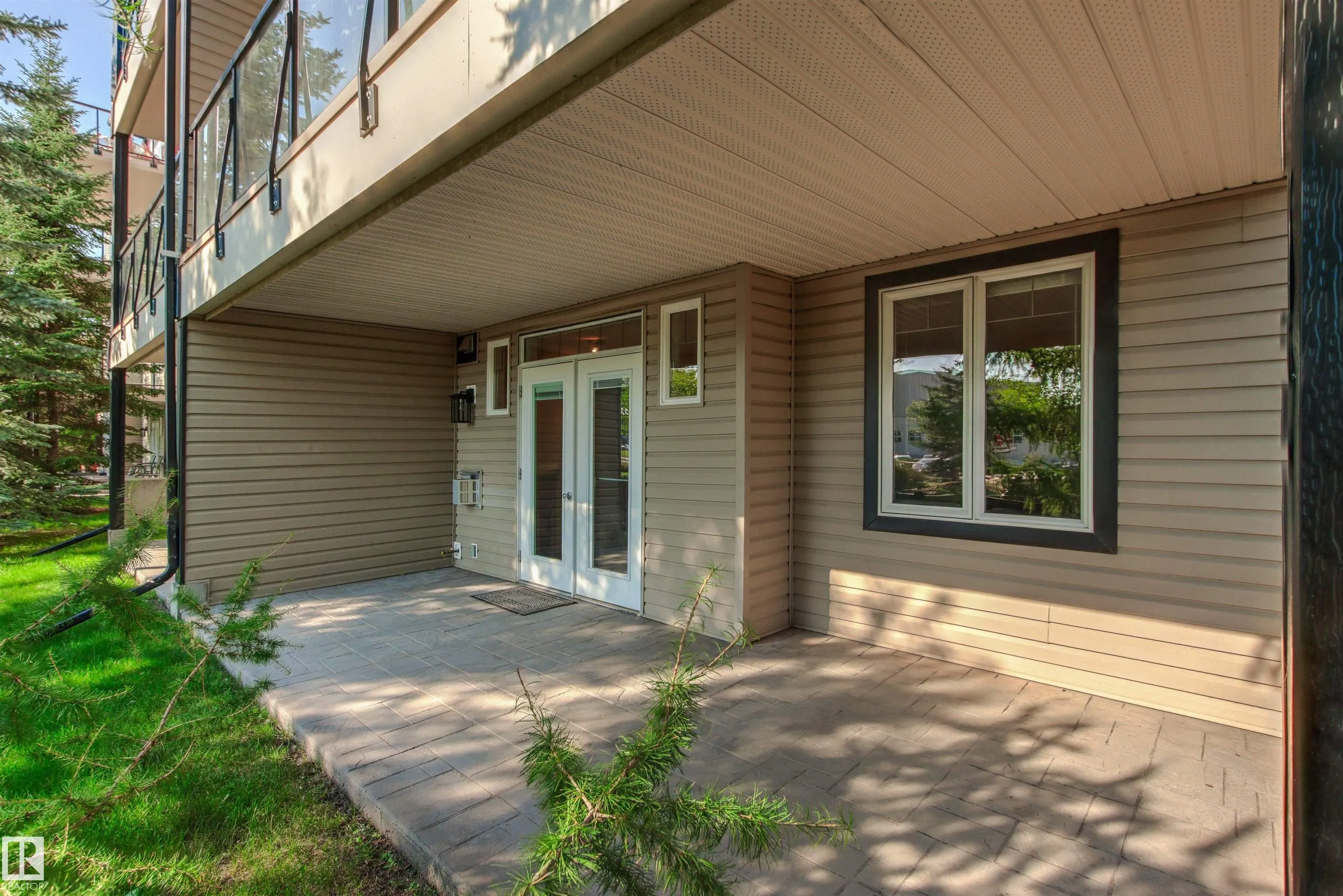 12408 15 Avenue