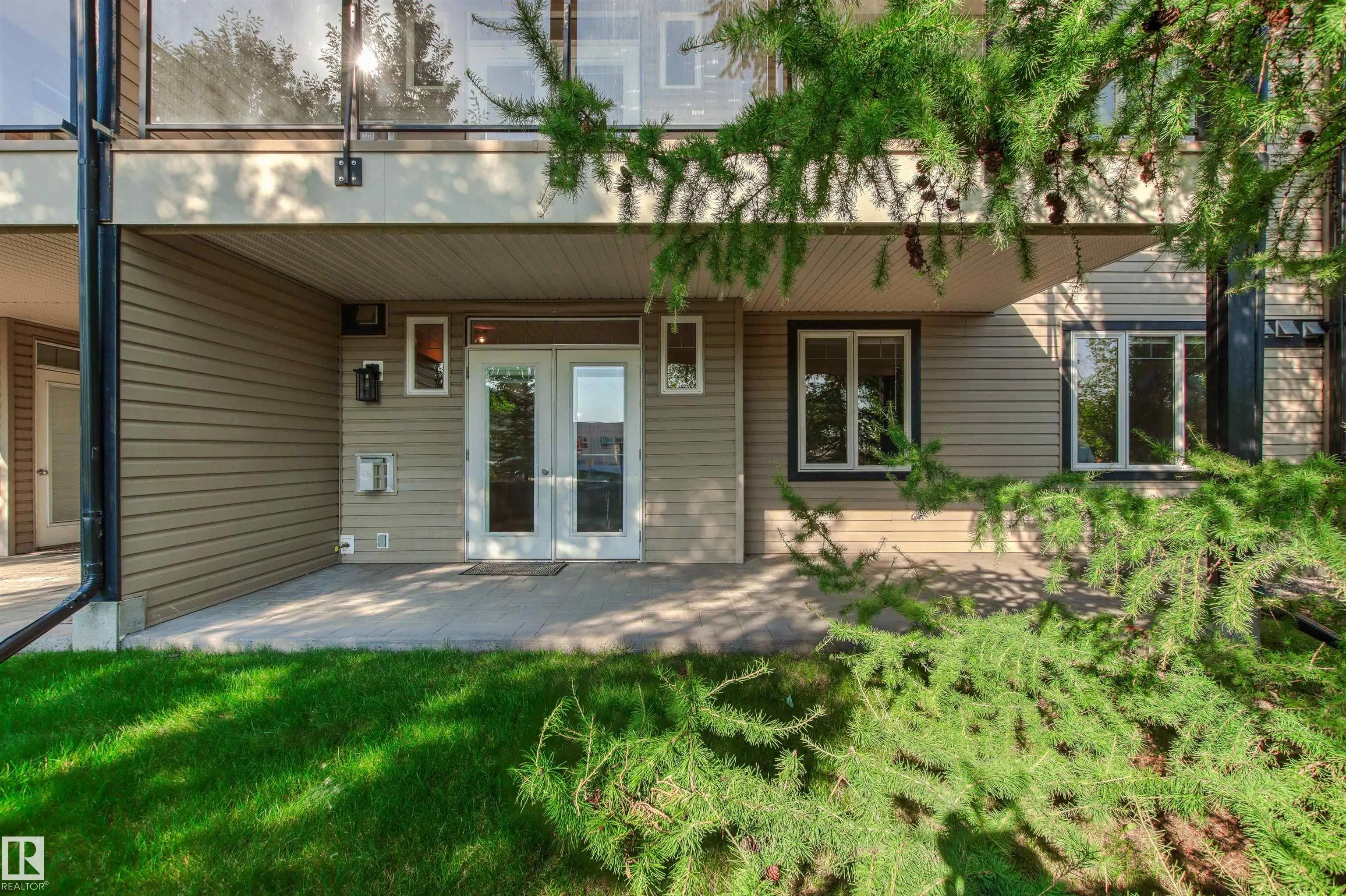 12408 15 Avenue