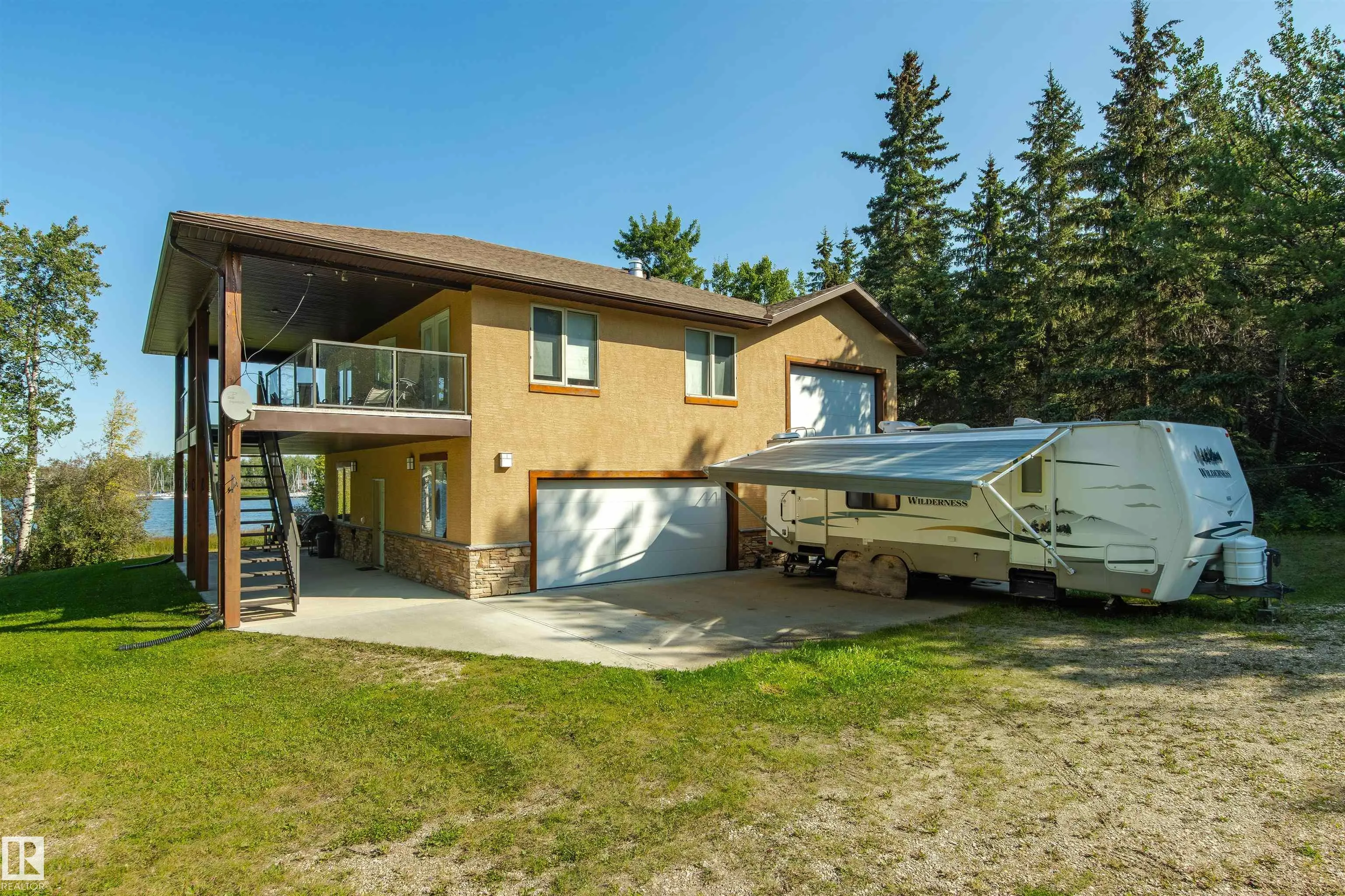 4 Sunshine Bay Road