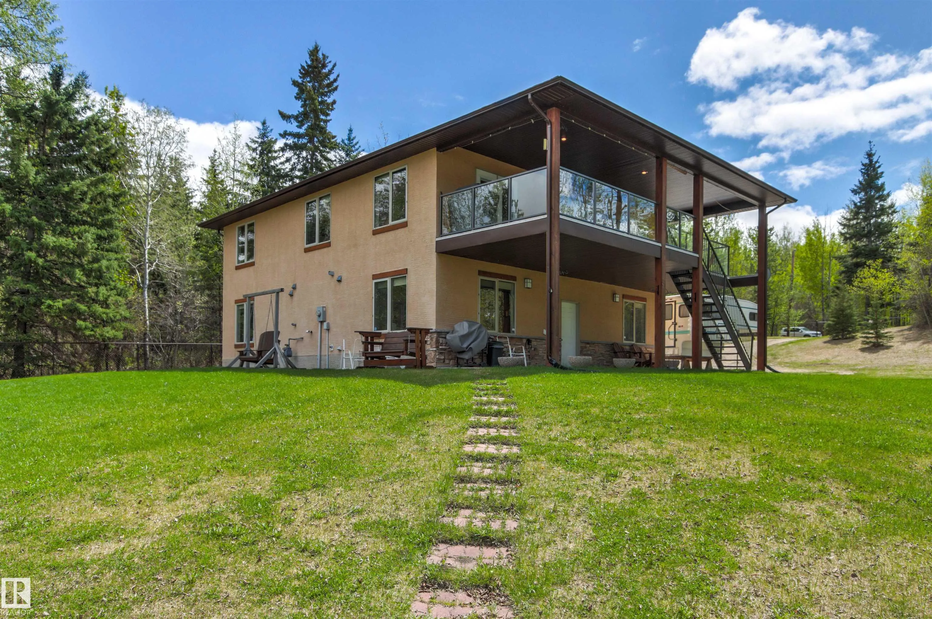 4 Sunshine Bay Road