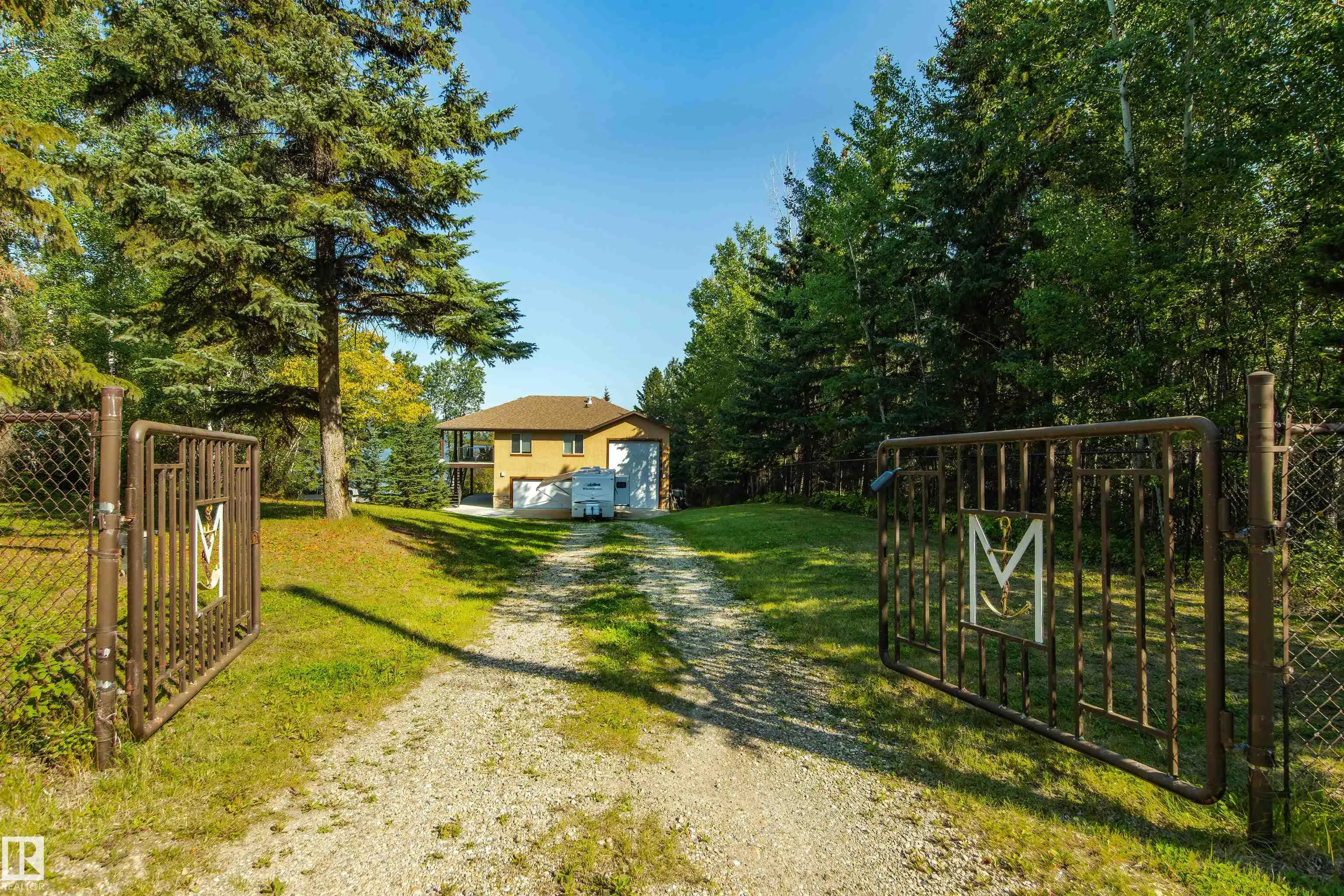 4 Sunshine Bay Road