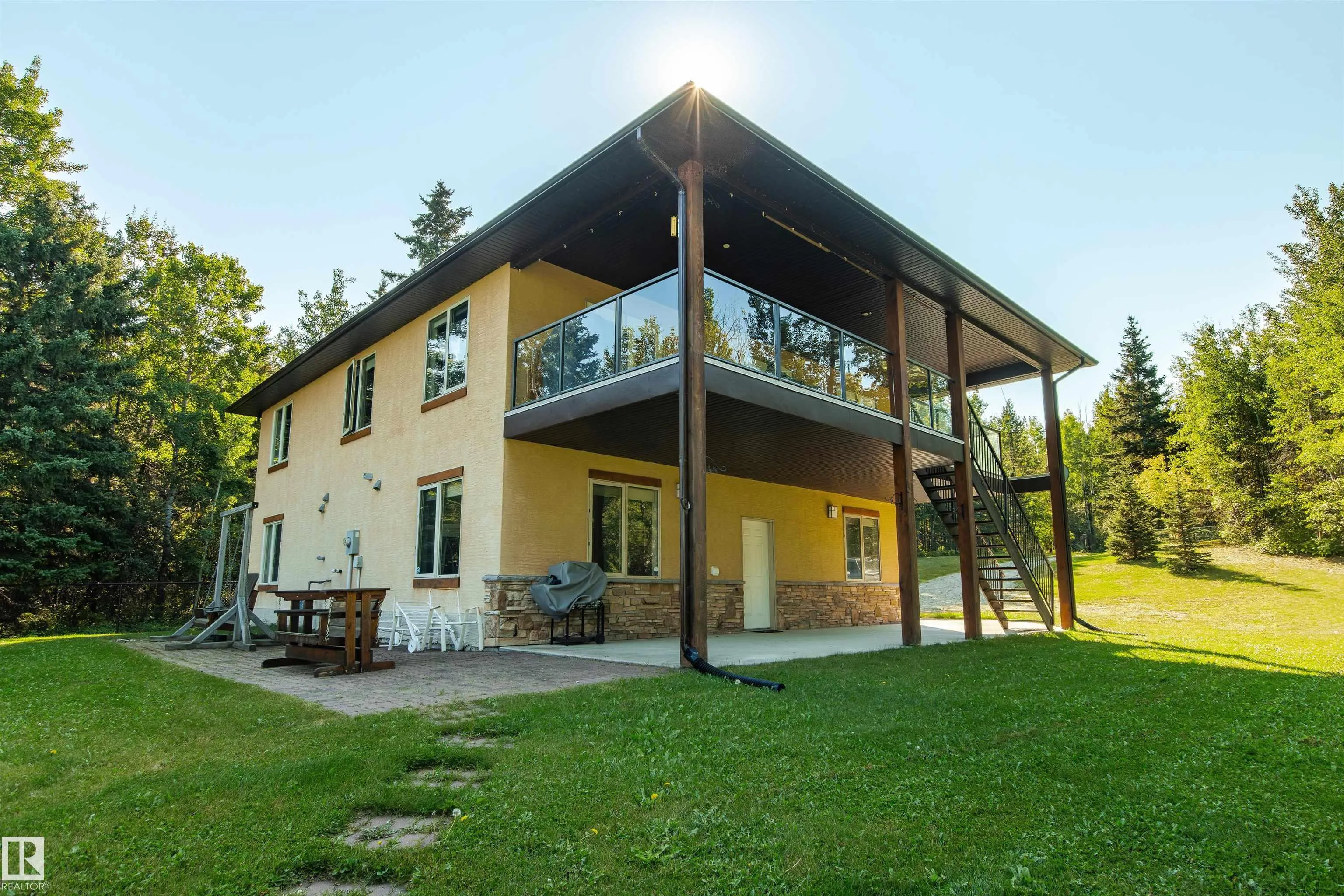 4 Sunshine Bay Road