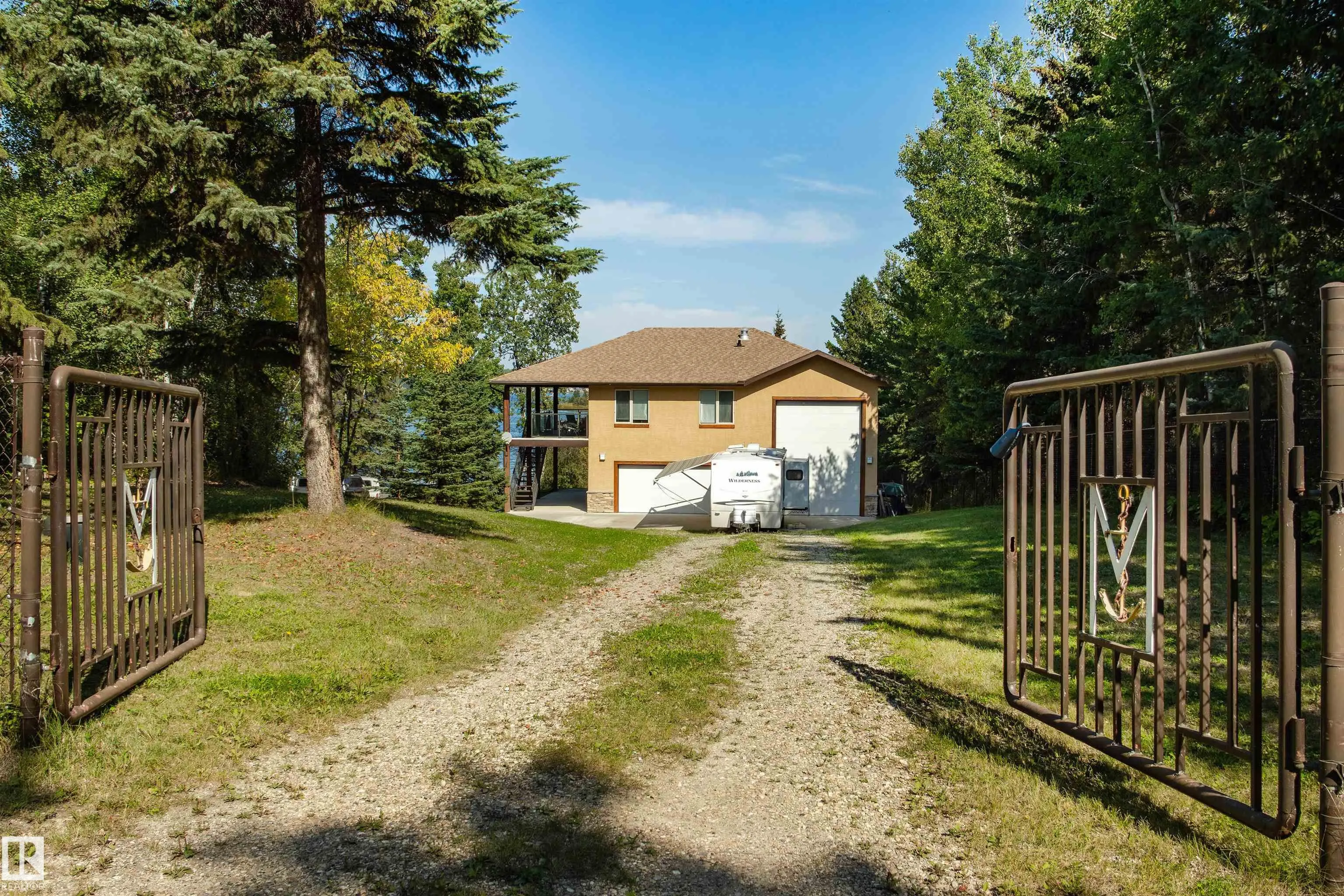 4 Sunshine Bay Road