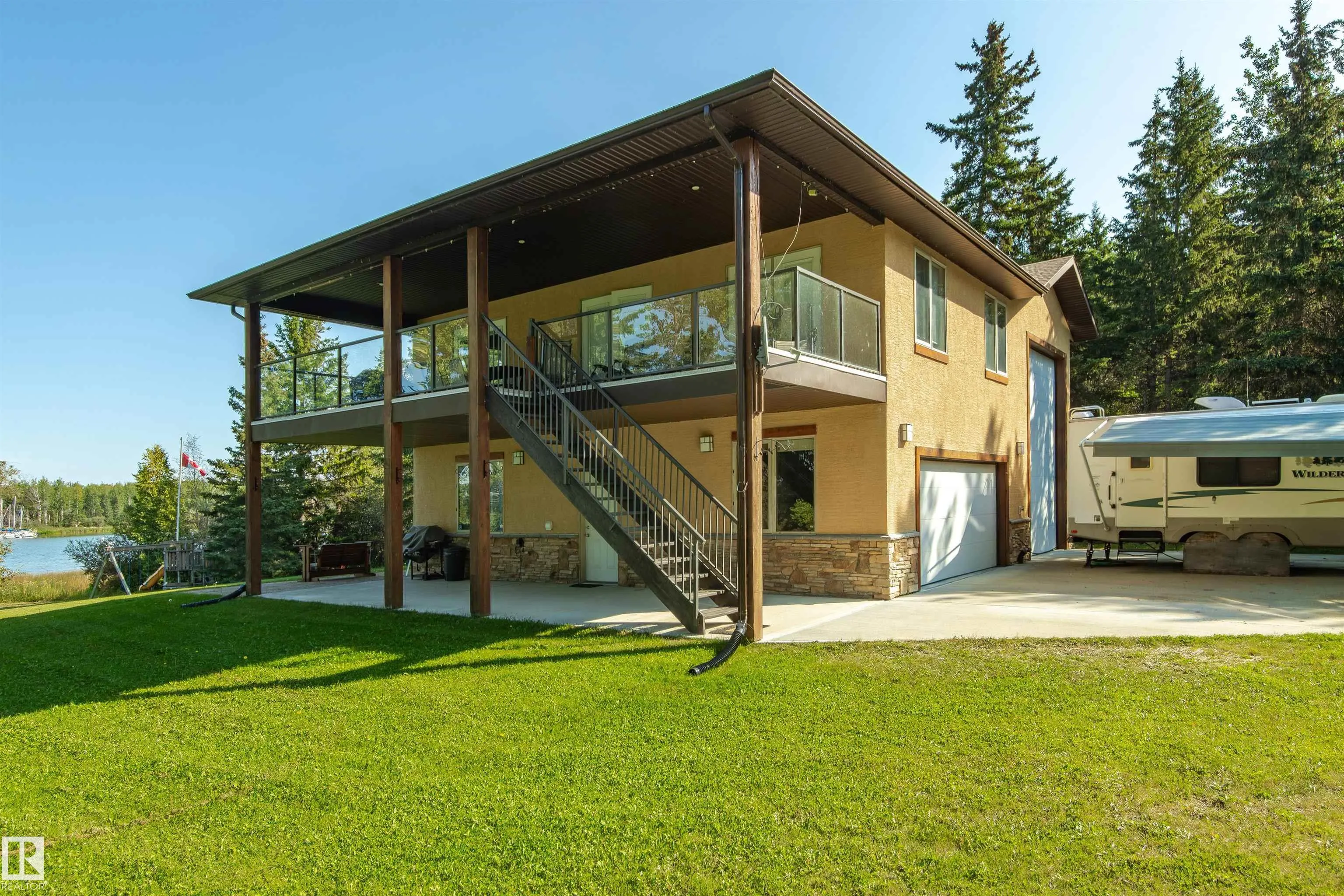 4 Sunshine Bay Road