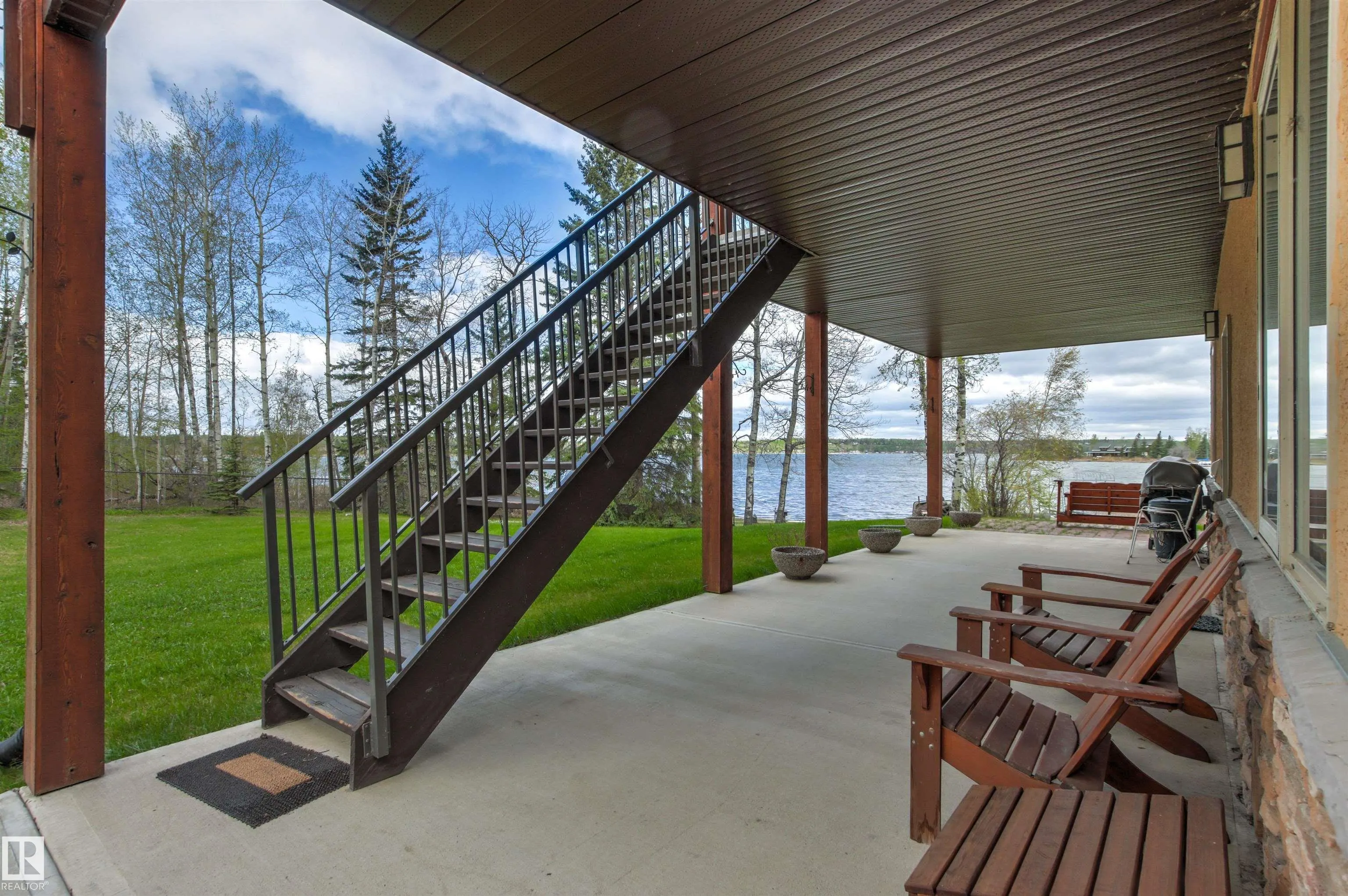 4 Sunshine Bay Road