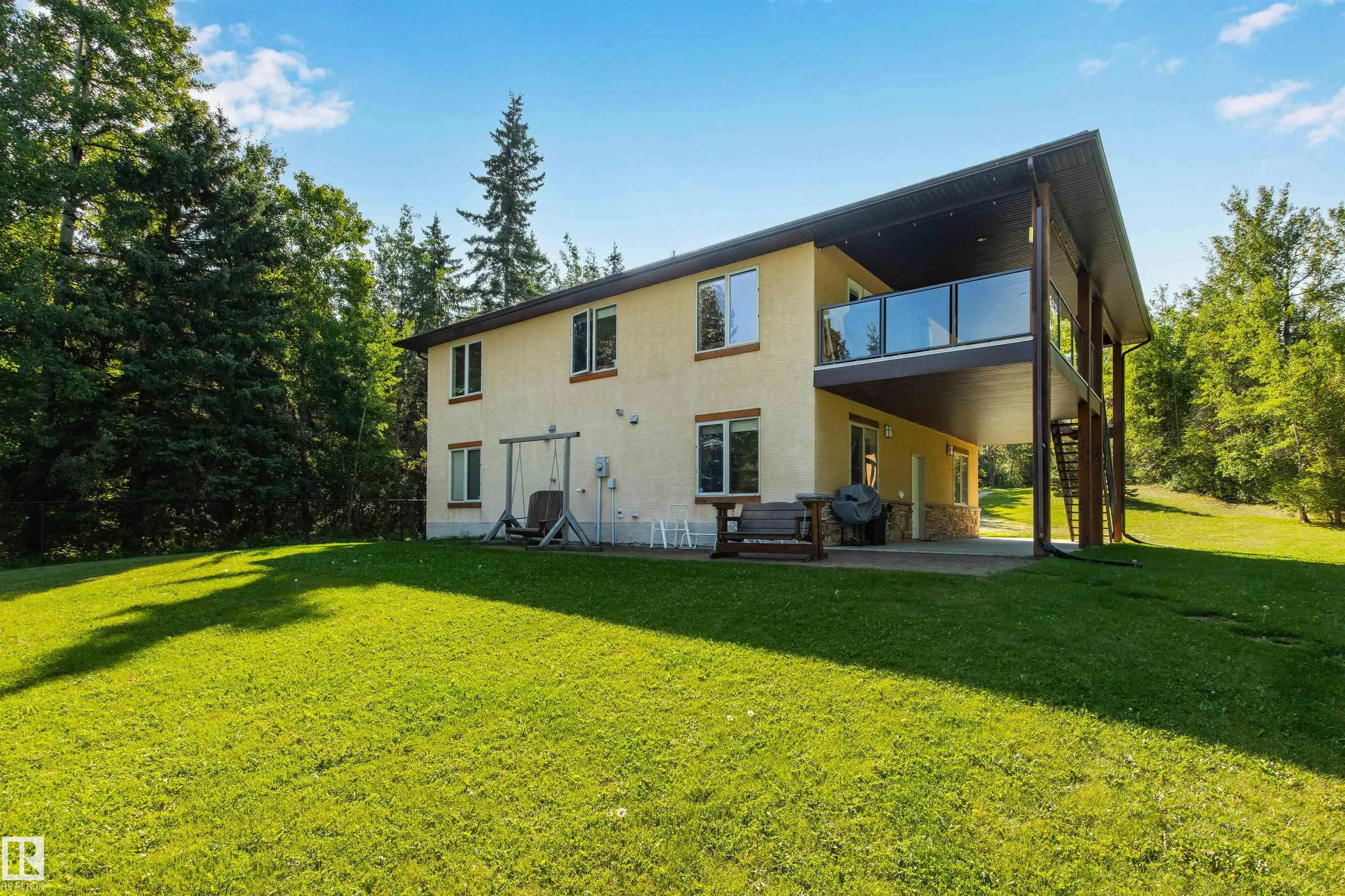 4 Sunshine Bay Road