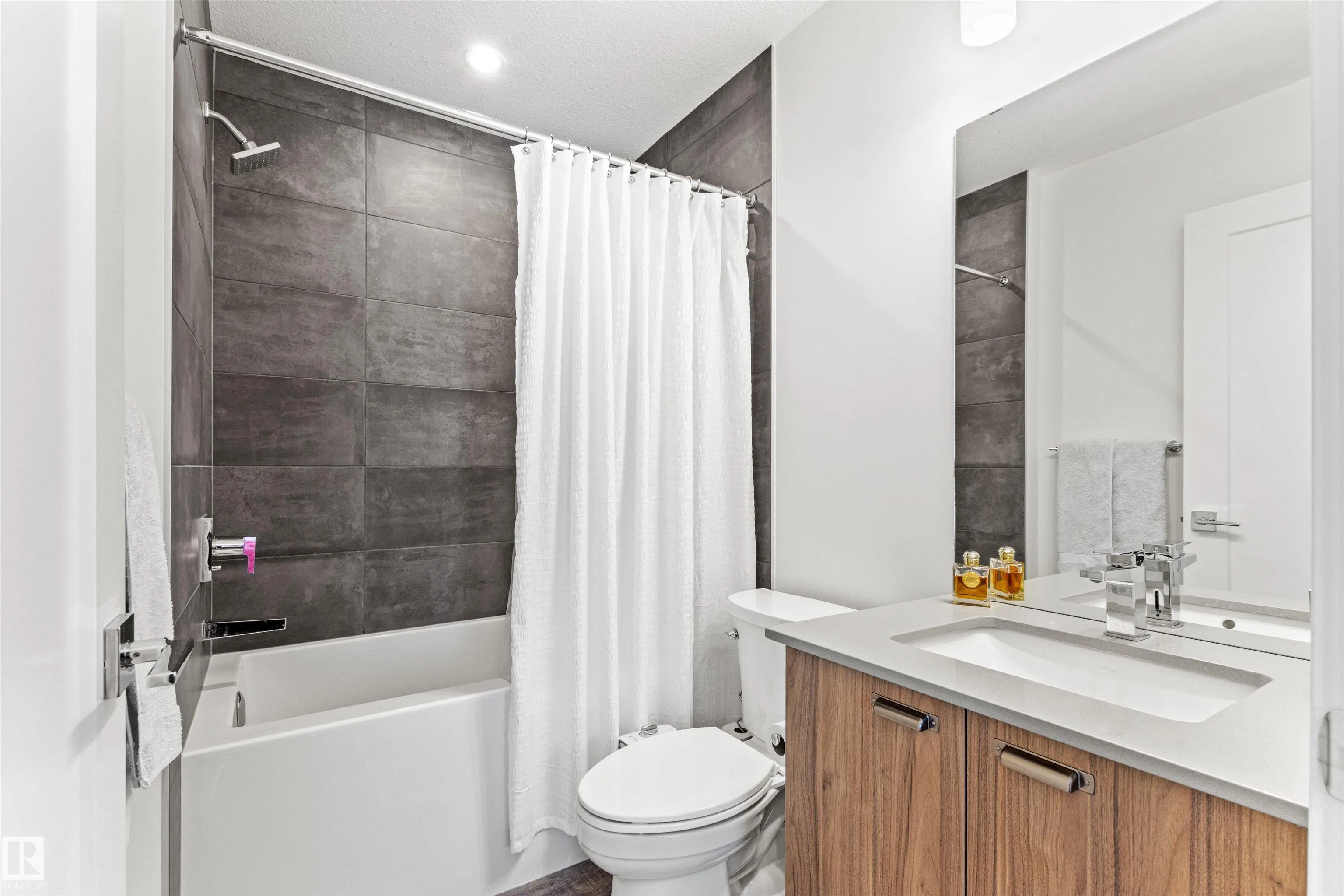 5 RONDEAU Drive