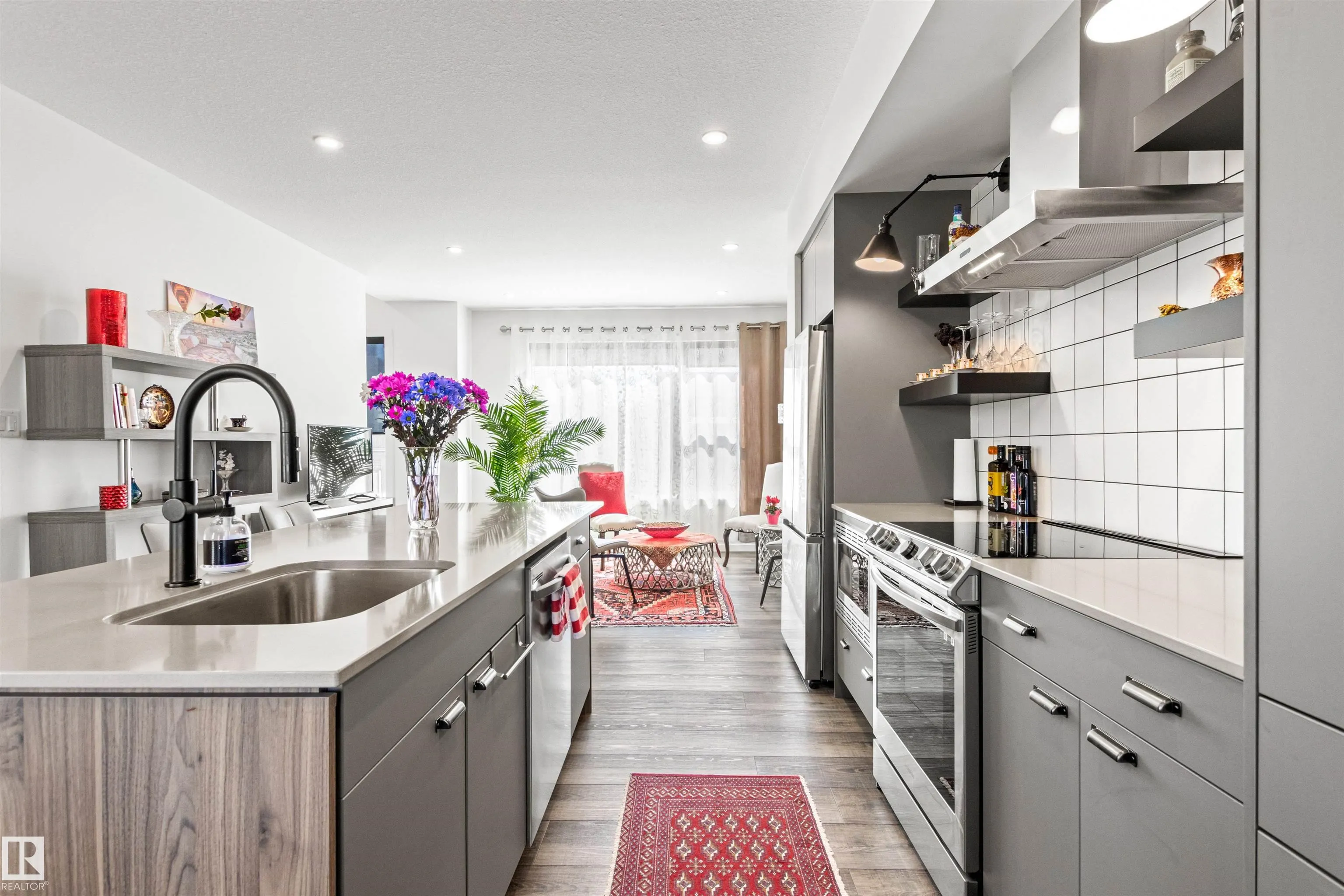 5 RONDEAU Drive
