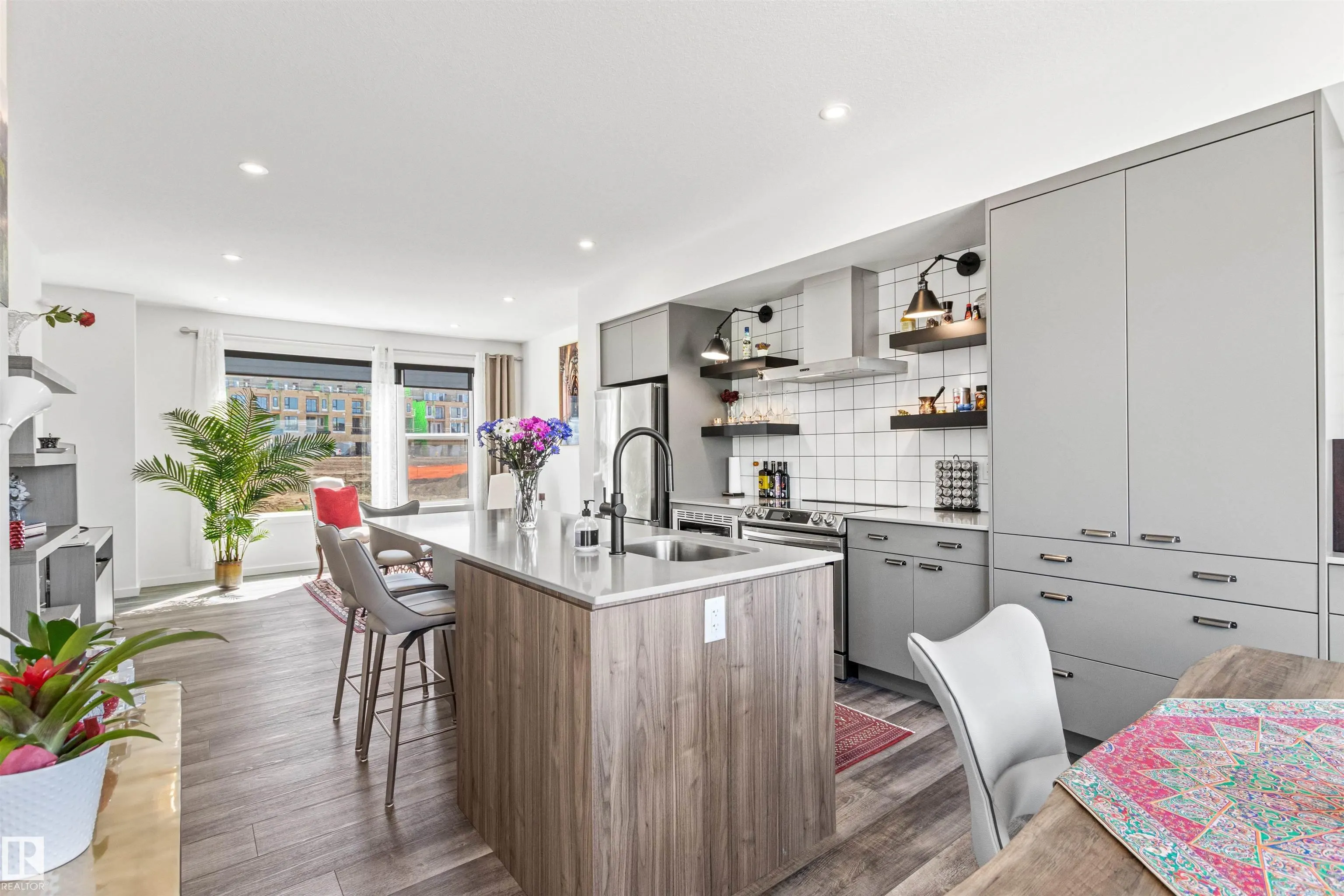 5 RONDEAU Drive
