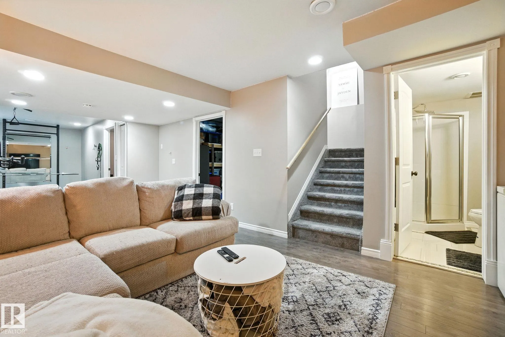 38 VAUGHN Avenue