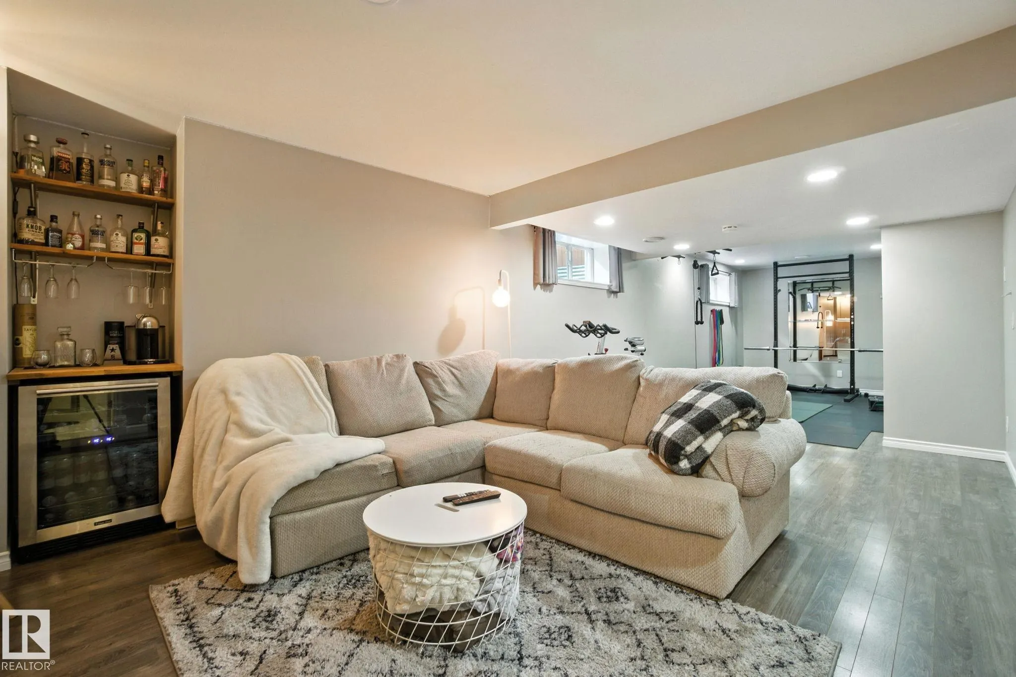 38 VAUGHN Avenue