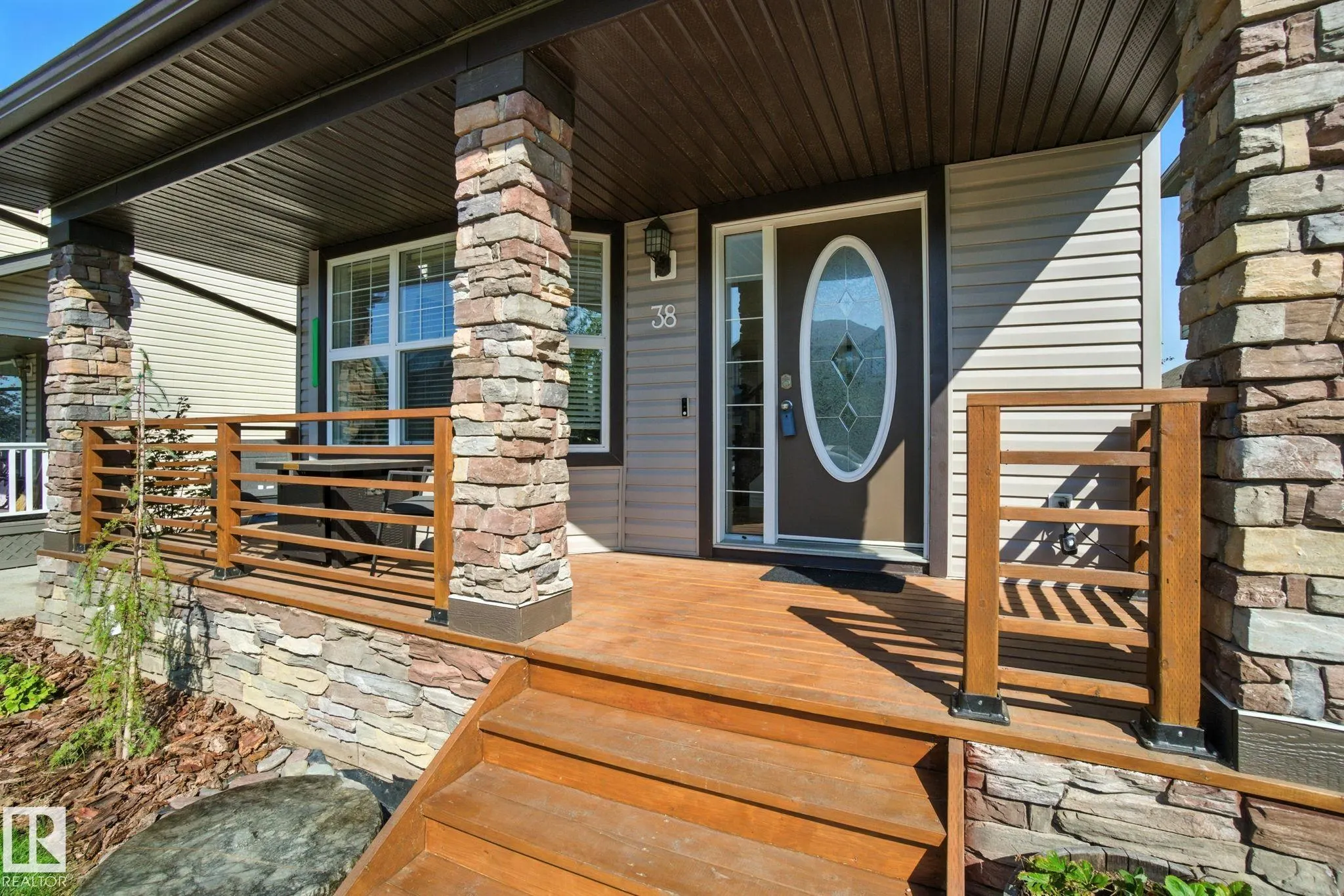 38 VAUGHN Avenue