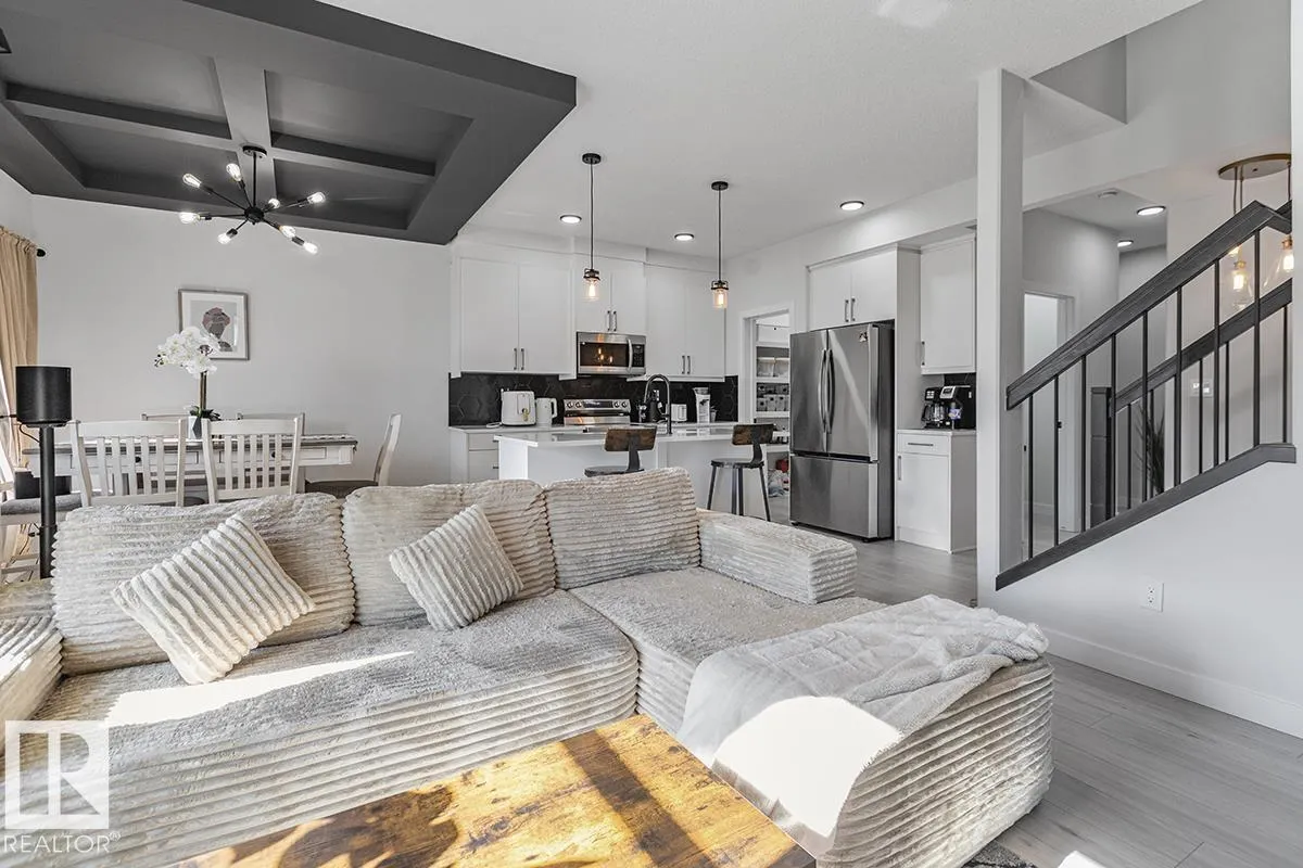1154 GOLDFINCH Crescent