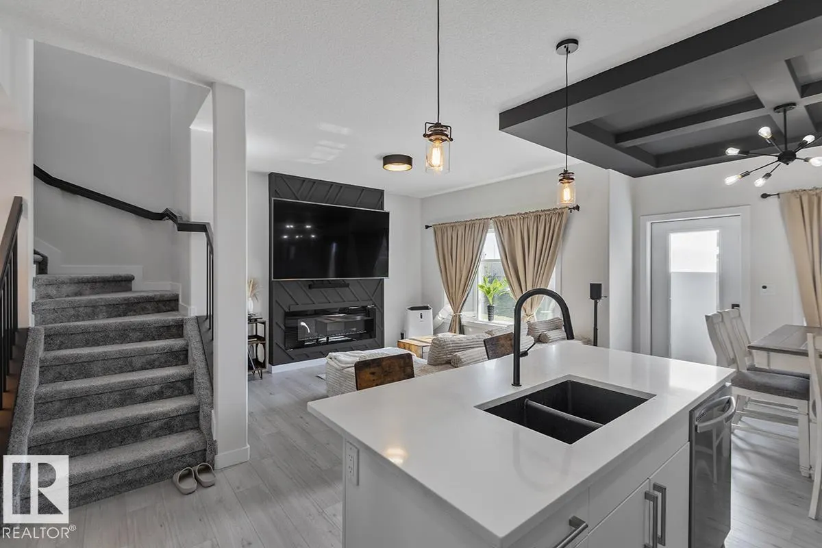 1154 GOLDFINCH Crescent