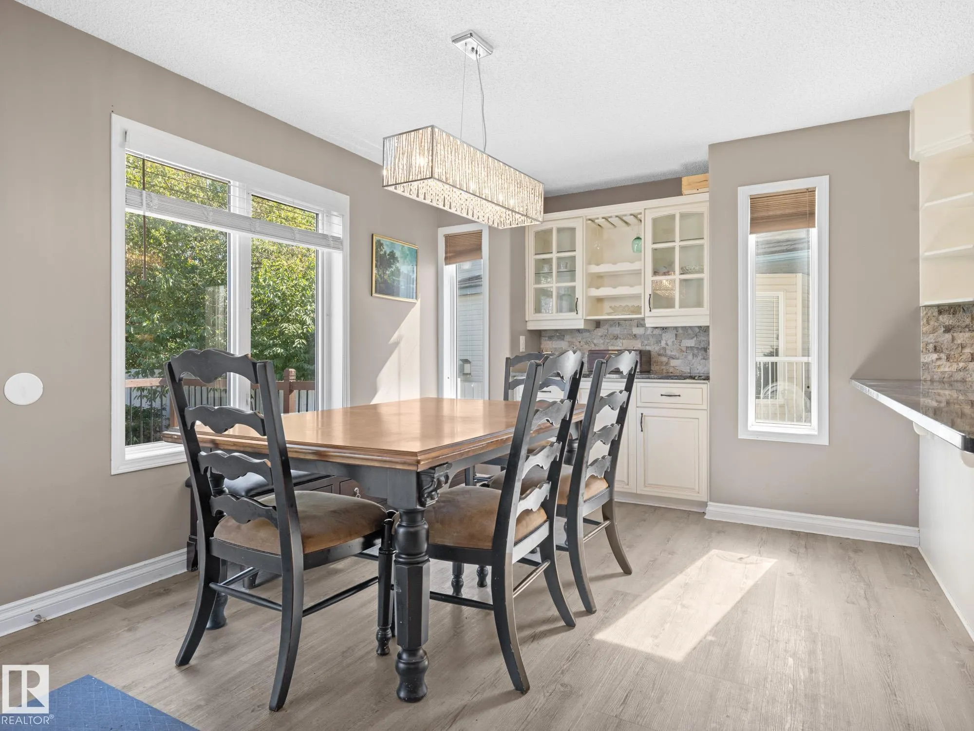 4 ROCHELLE Court