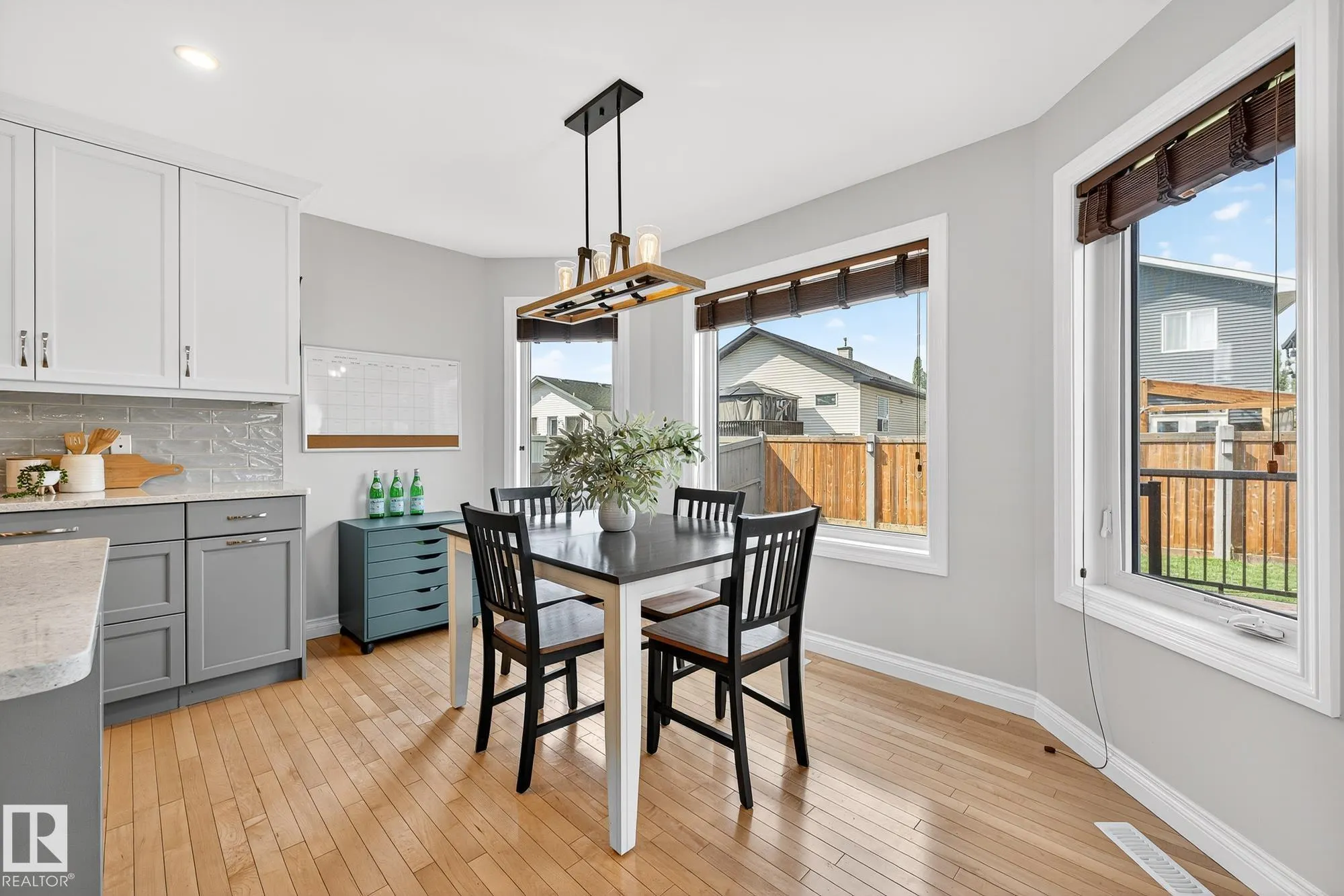 64 WILLOWBY Close