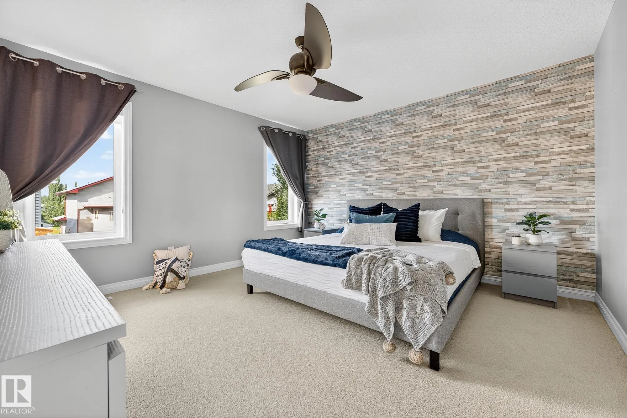 64 WILLOWBY Close