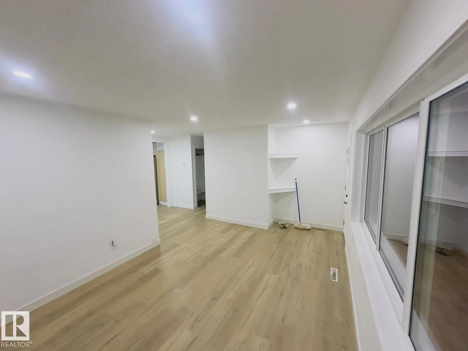 15911 108 Avenue
