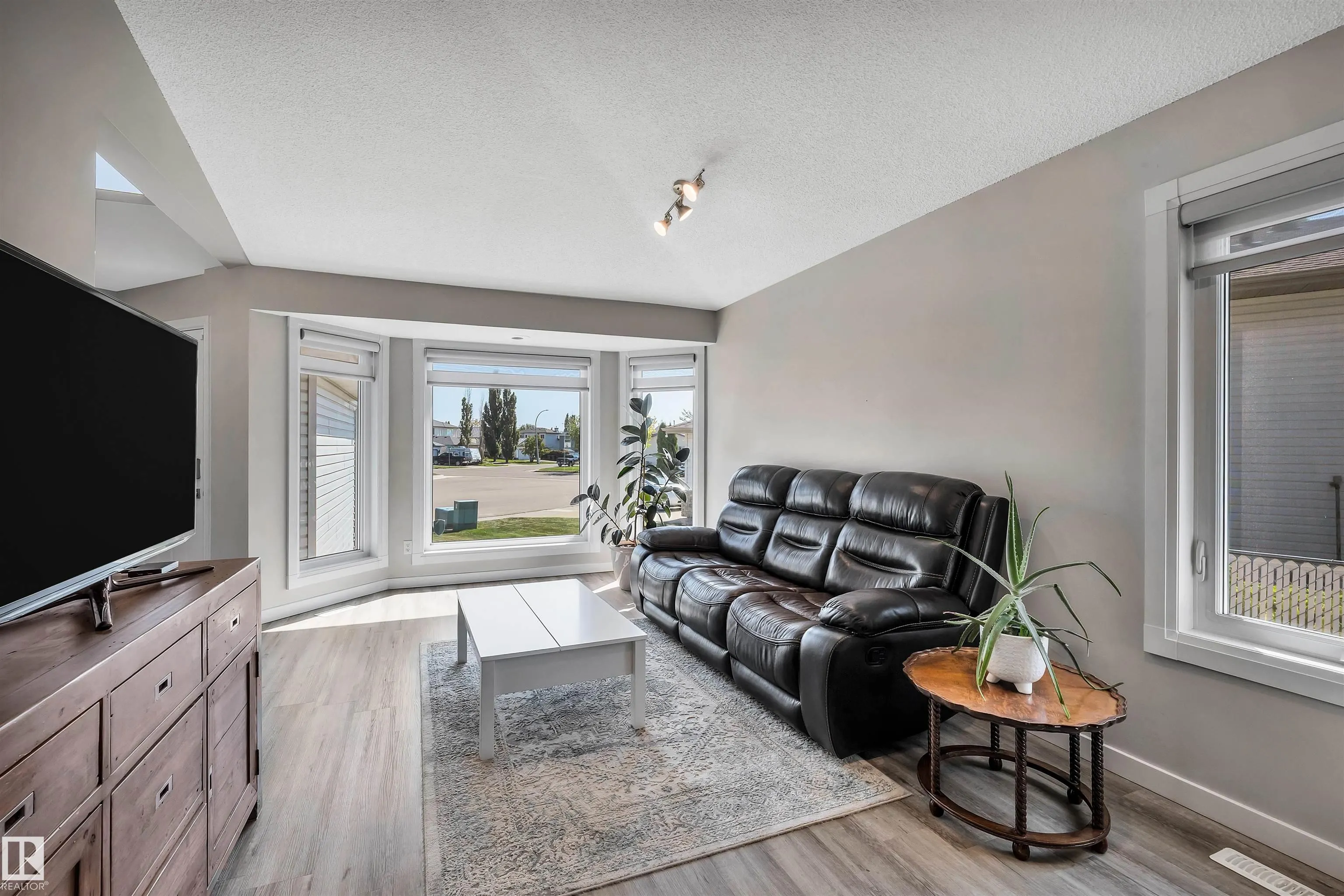 78 DEER PARK Boulevard