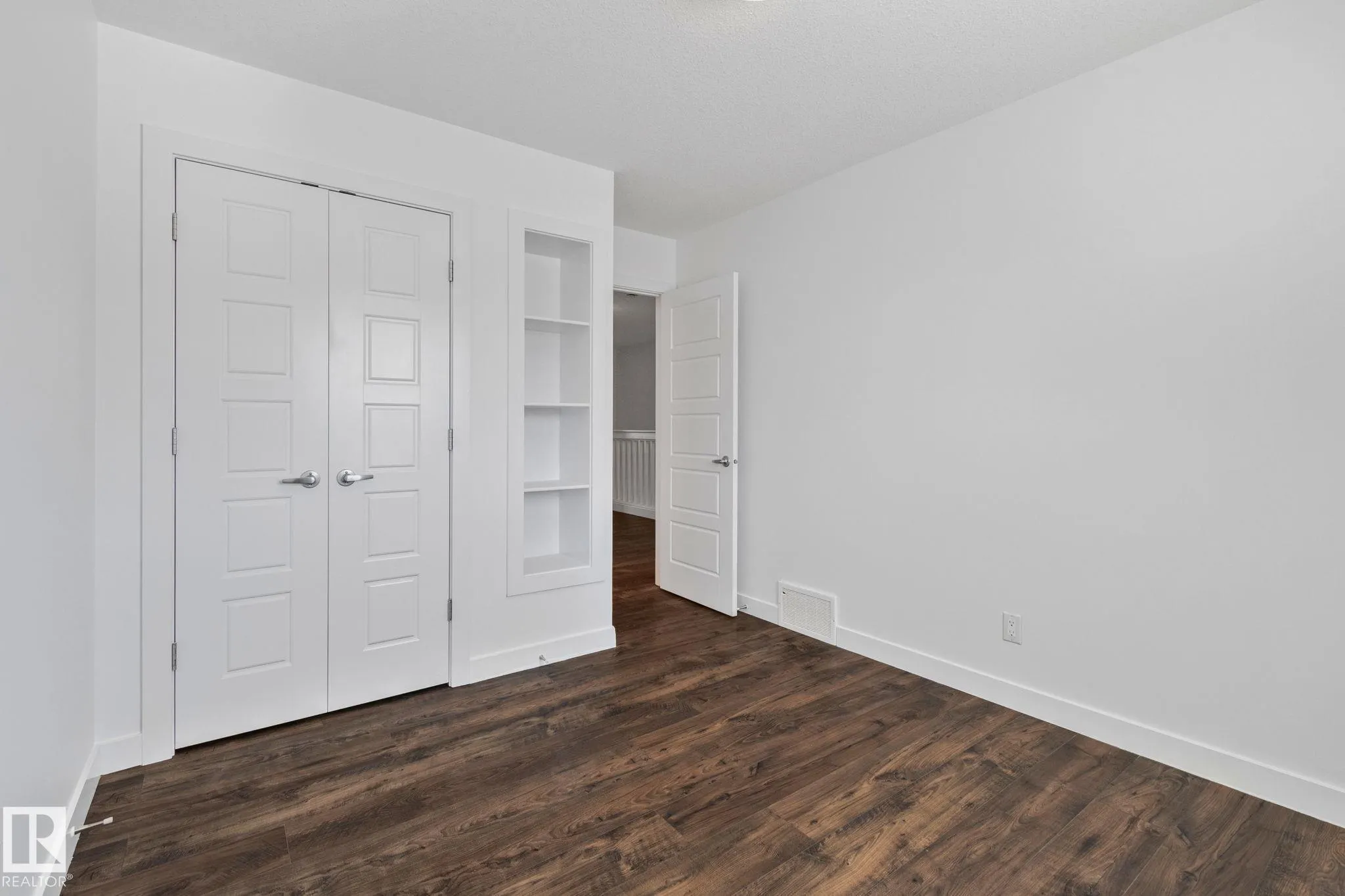 526 ORCHARDS Boulevard