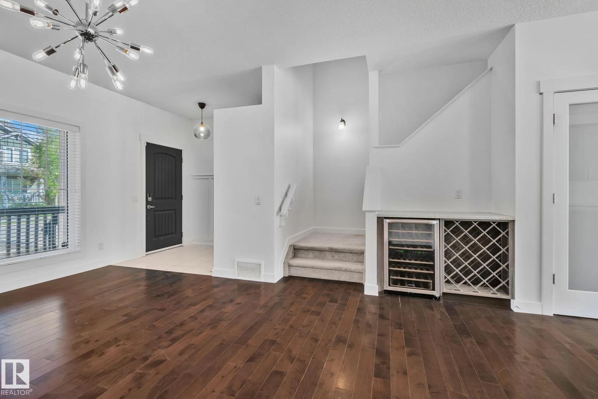 526 ORCHARDS Boulevard