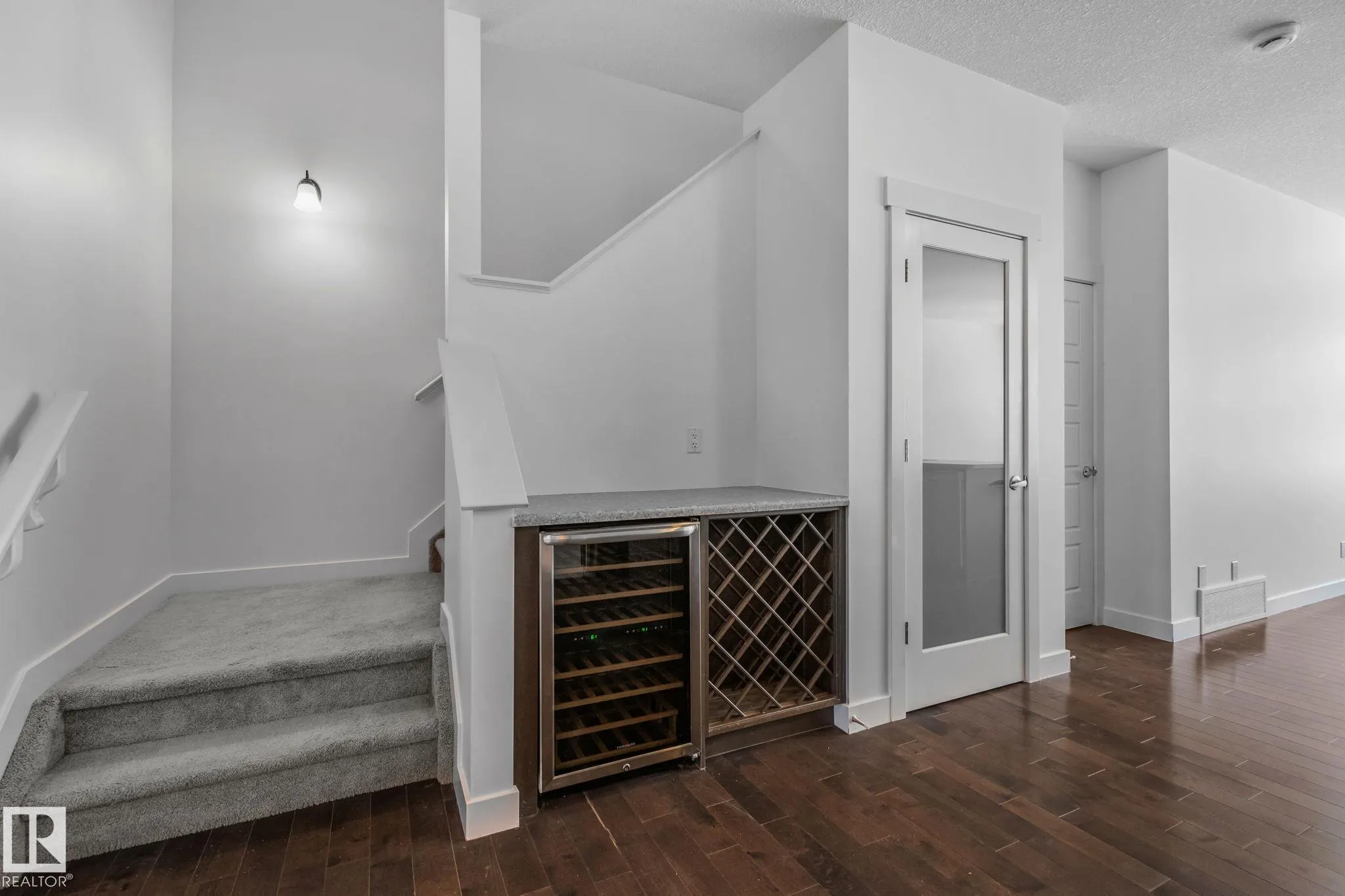 526 ORCHARDS Boulevard