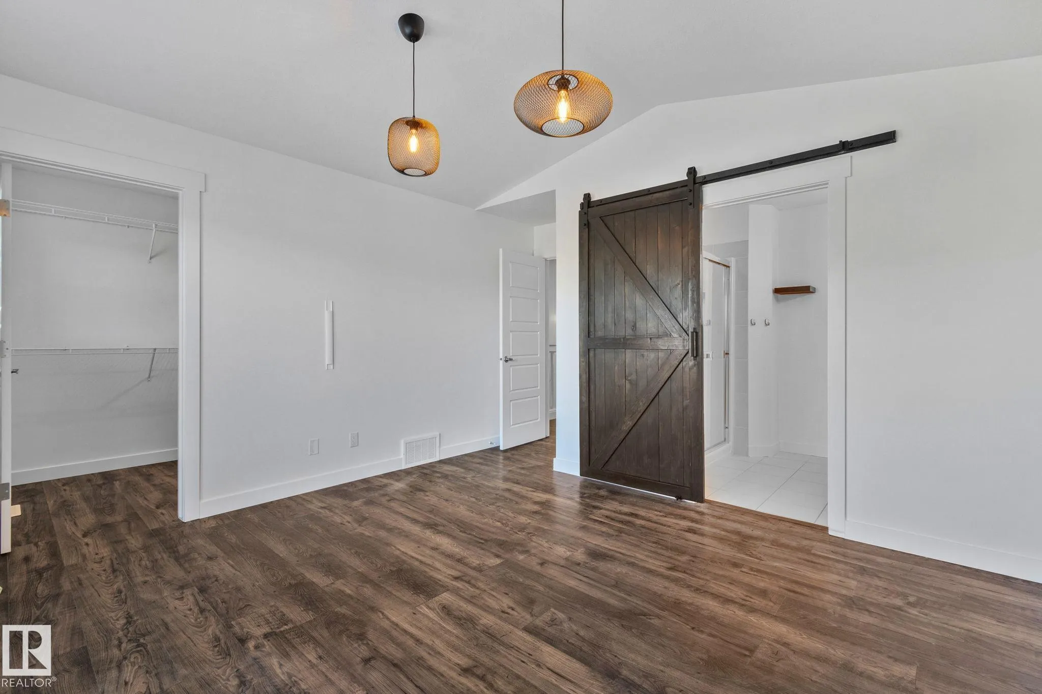 526 ORCHARDS Boulevard