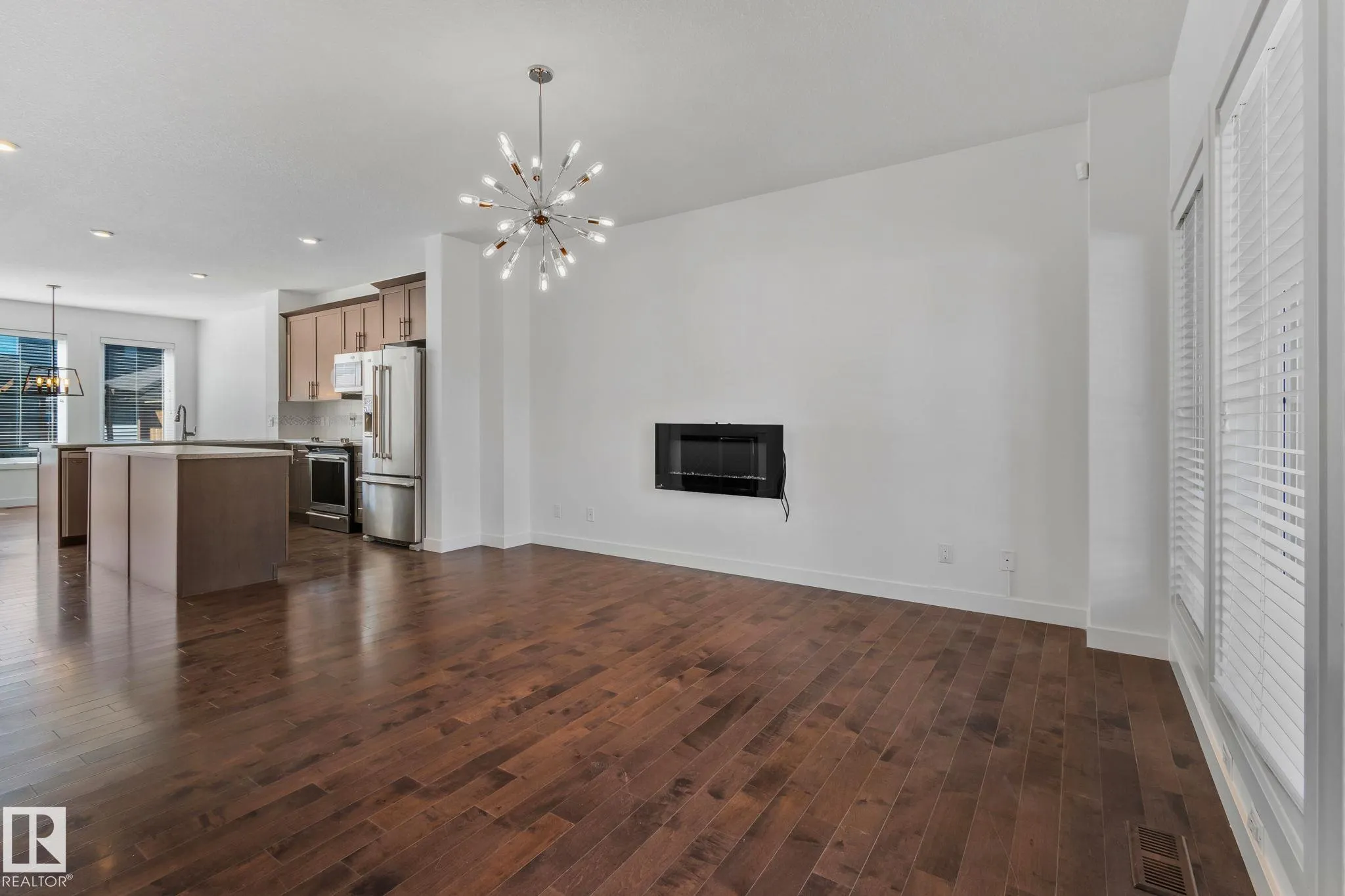 526 ORCHARDS Boulevard