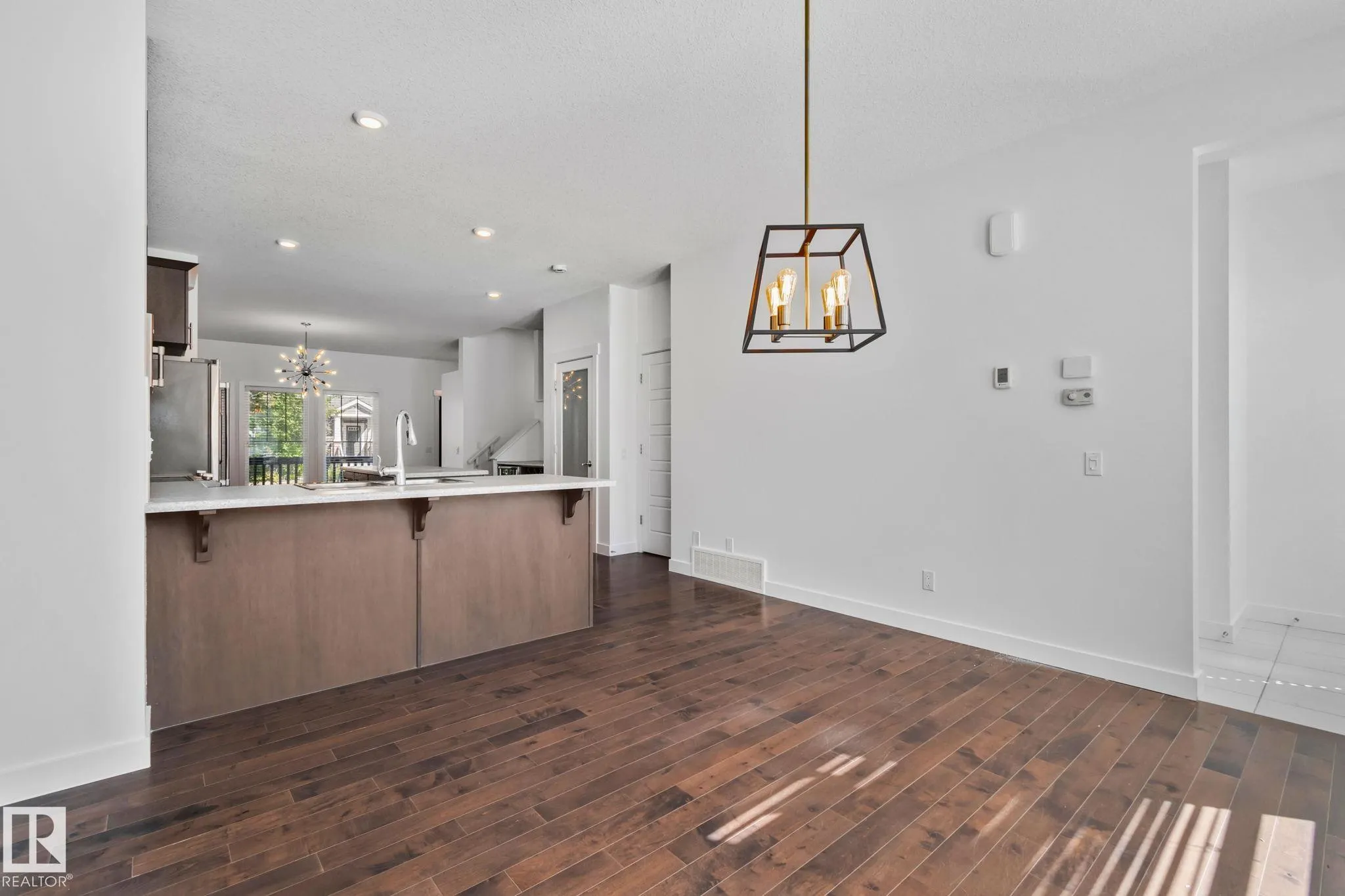 526 ORCHARDS Boulevard