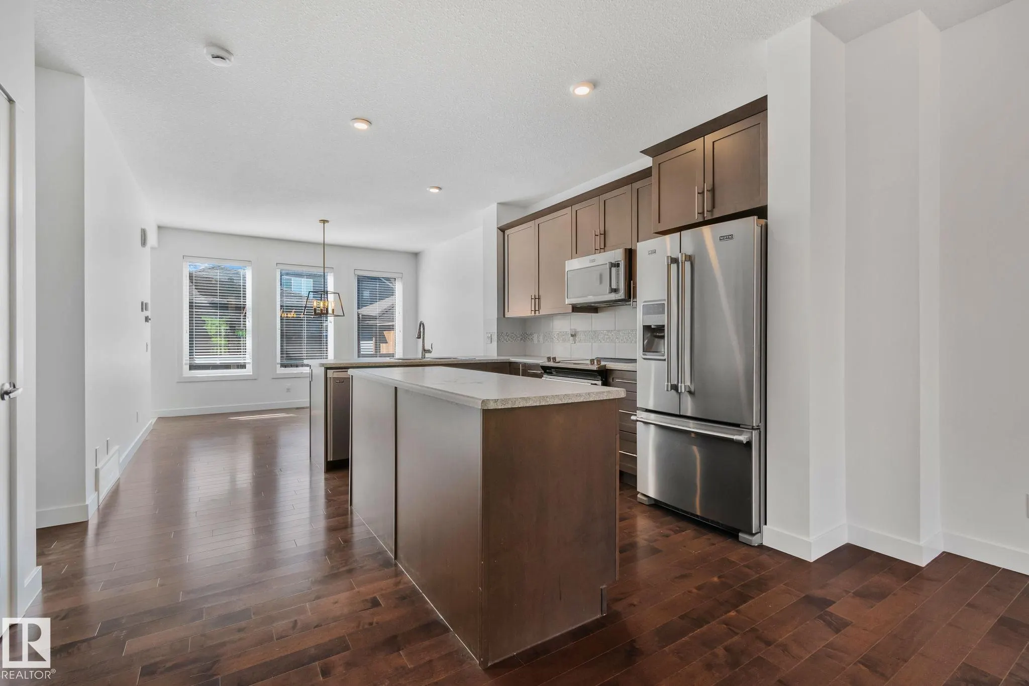 526 ORCHARDS Boulevard