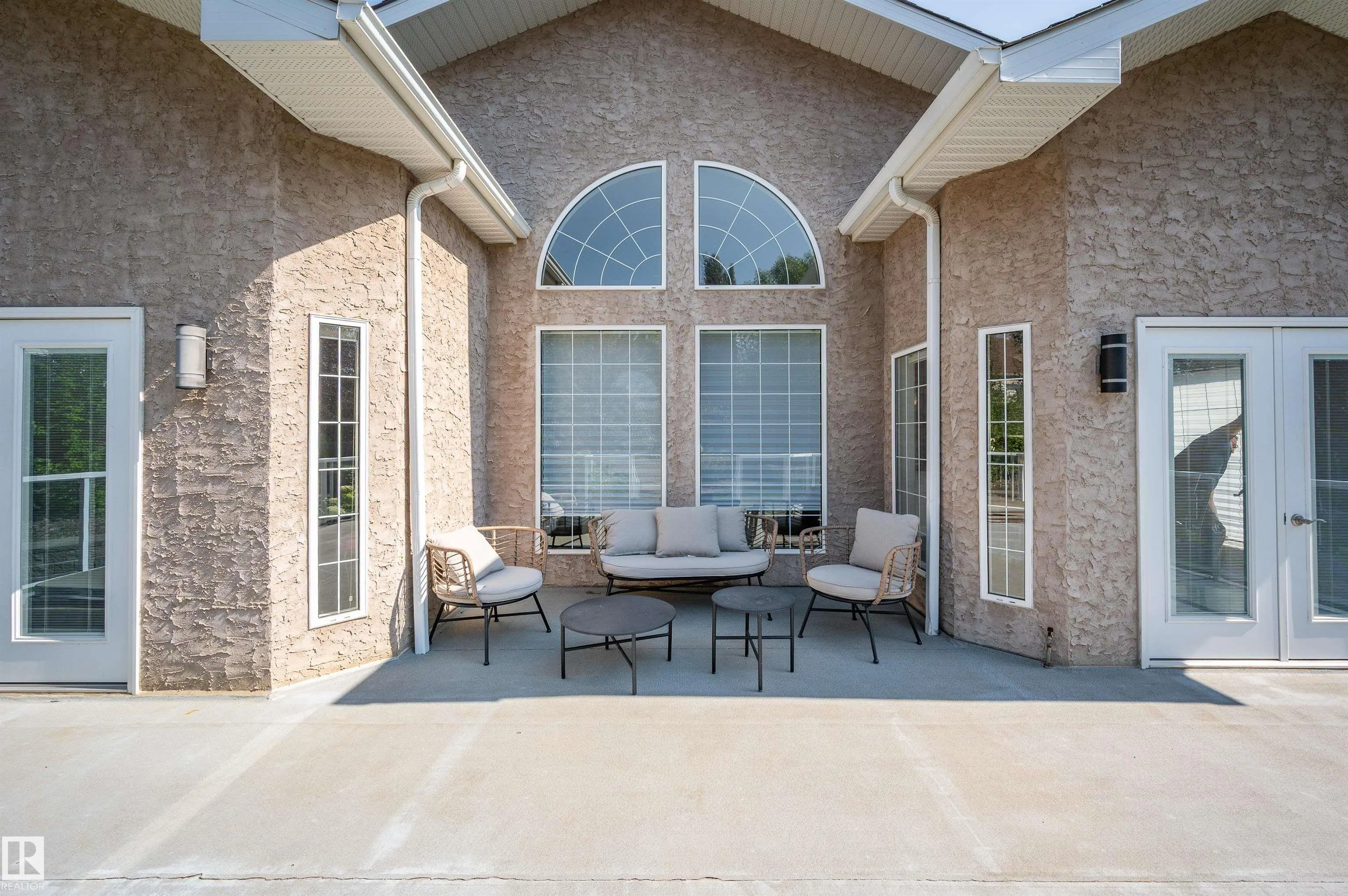 21 OSBORNE Close