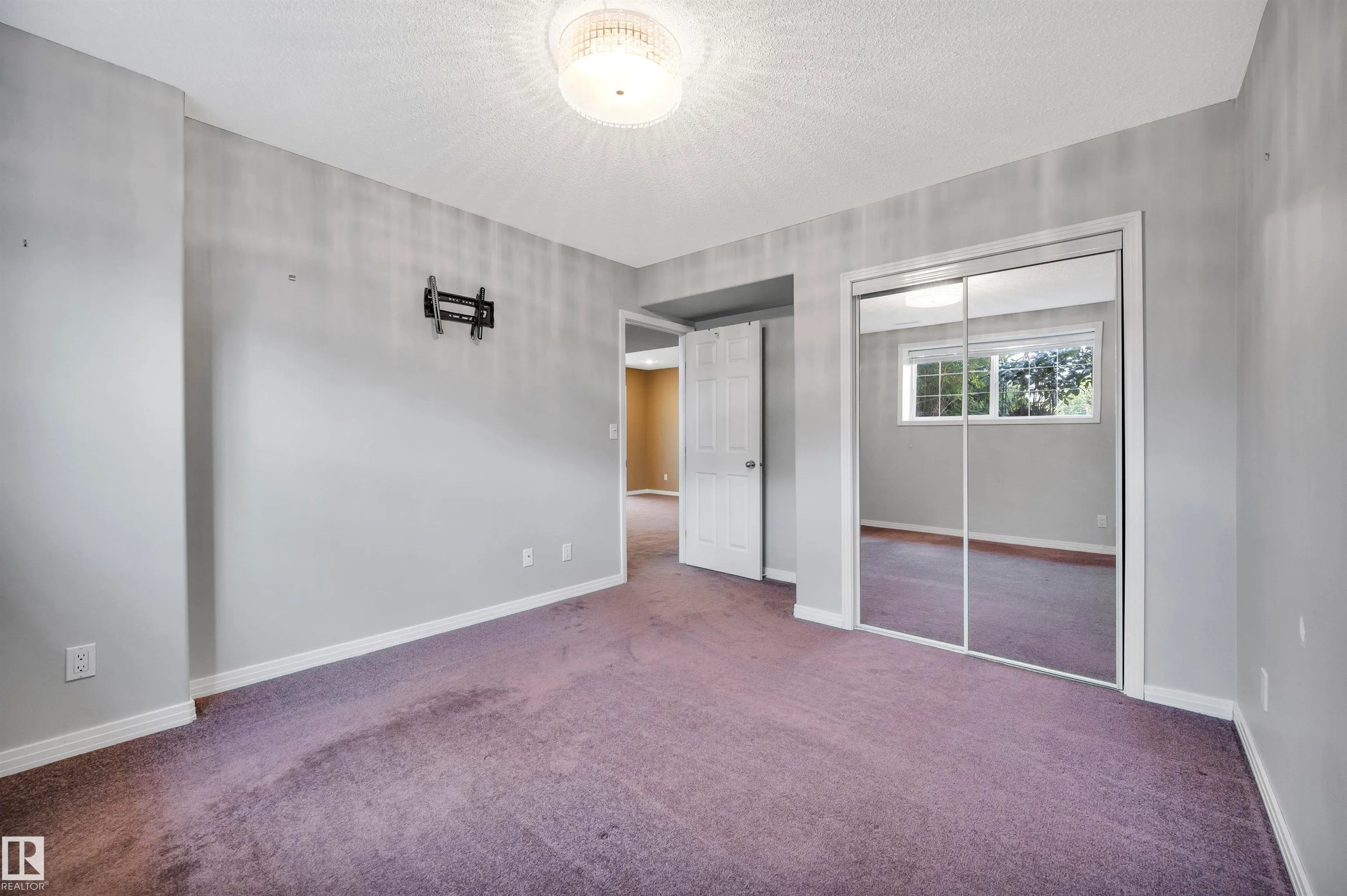 21 OSBORNE Close