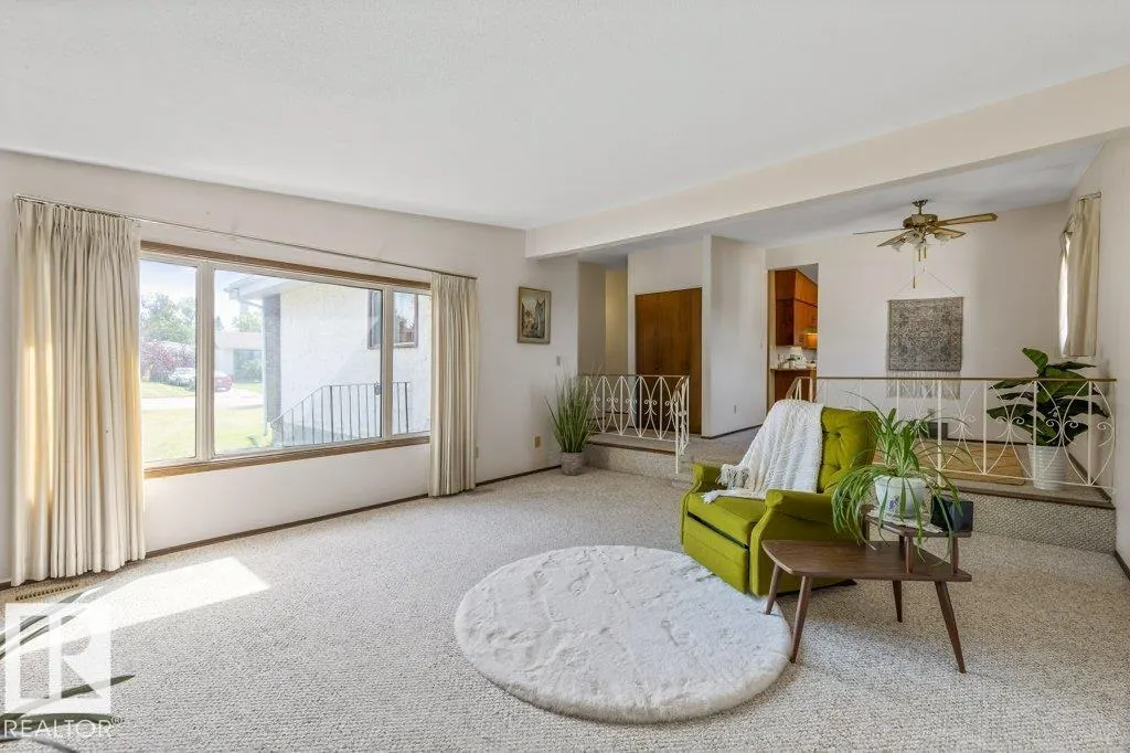 13 LUCERNE Crescent