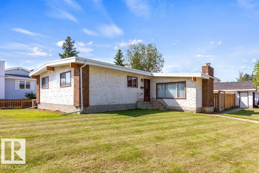 13 LUCERNE Crescent