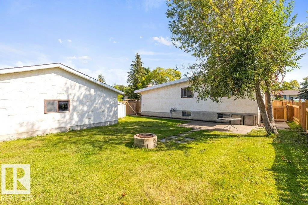 13 LUCERNE Crescent