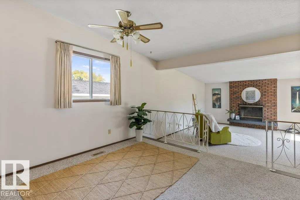 13 LUCERNE Crescent