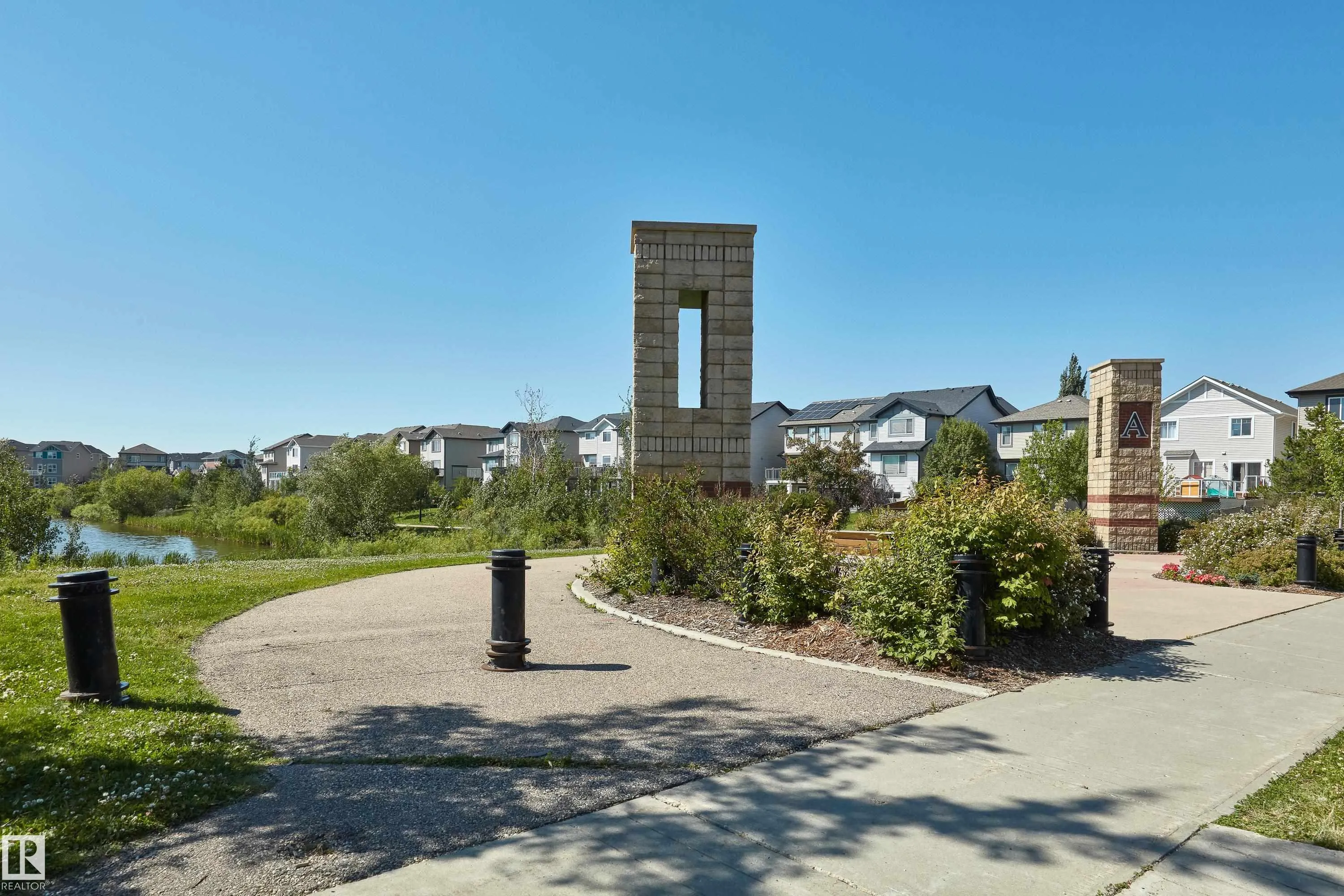 571 ALLARD Boulevard