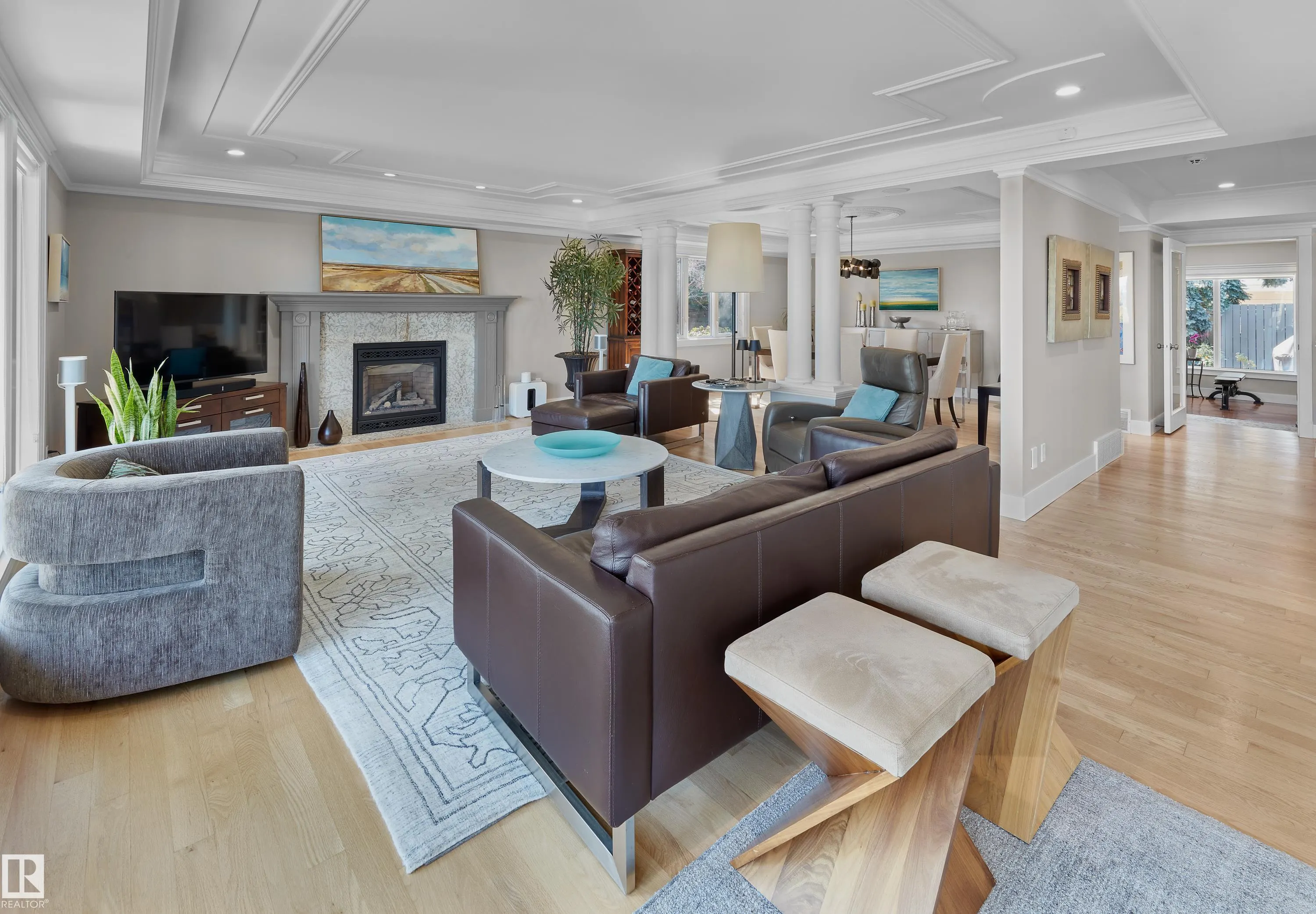 8928 VALLEYVIEW Drive