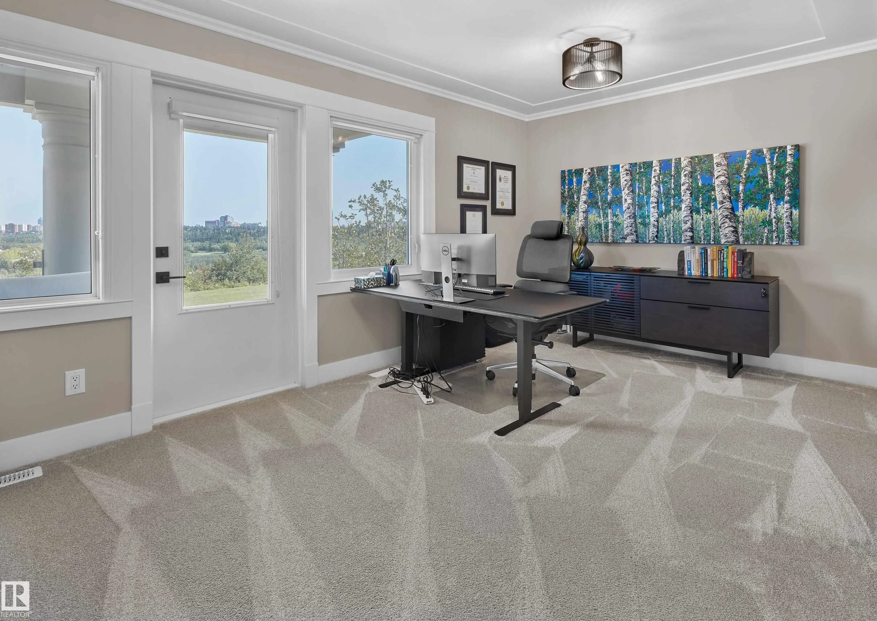 8928 VALLEYVIEW Drive