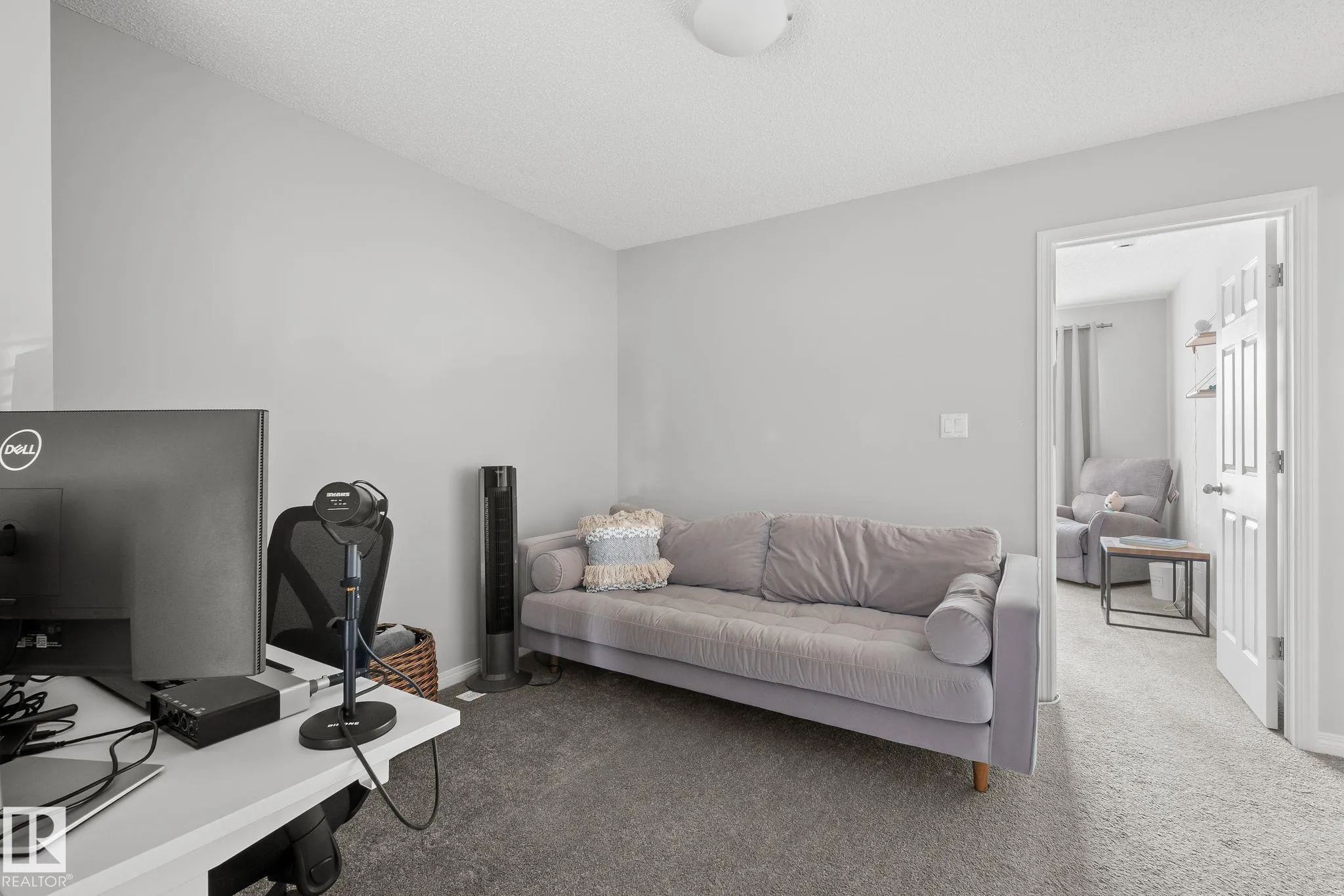 8511 24 Ave