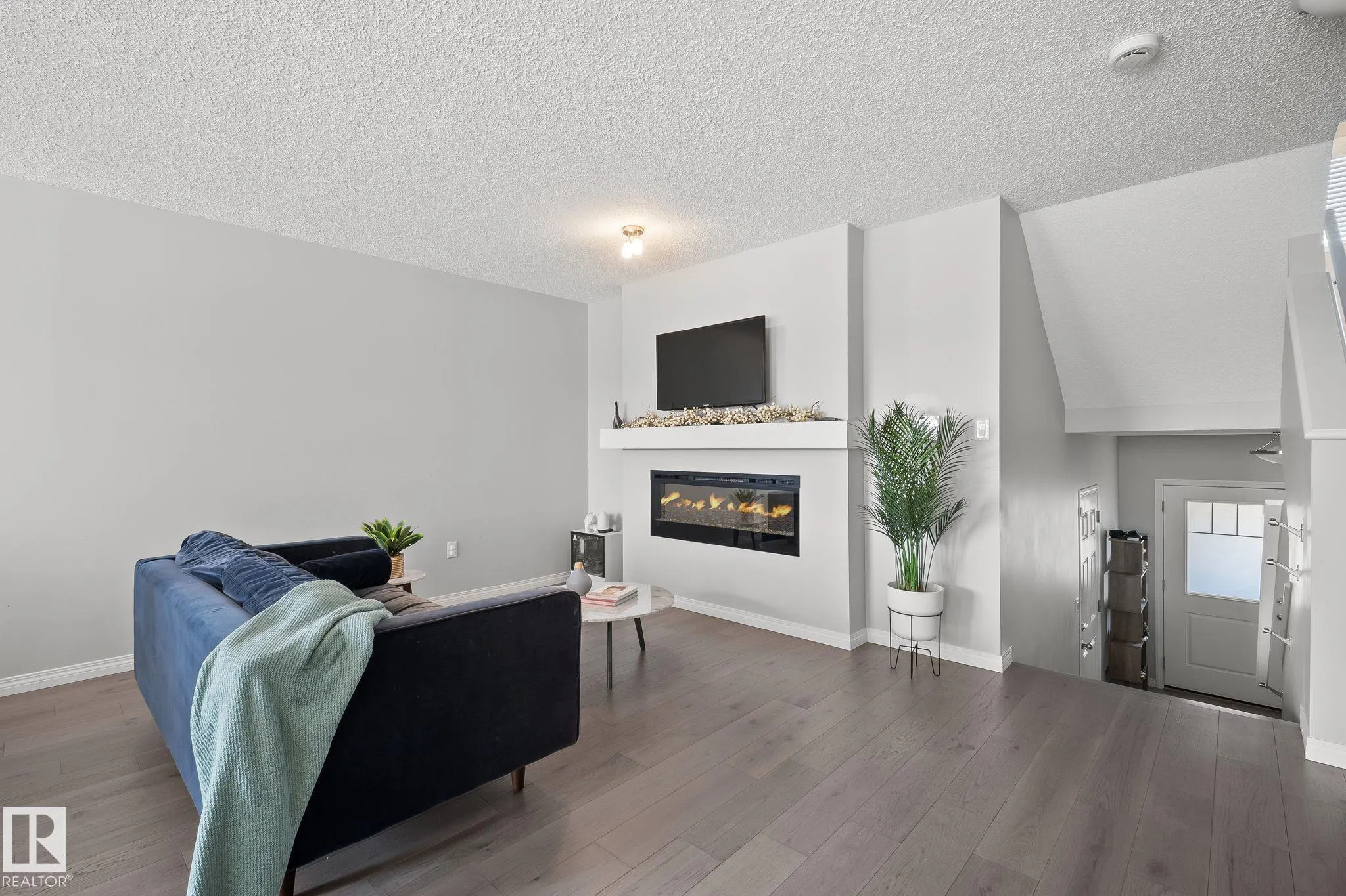 8511 24 Ave
