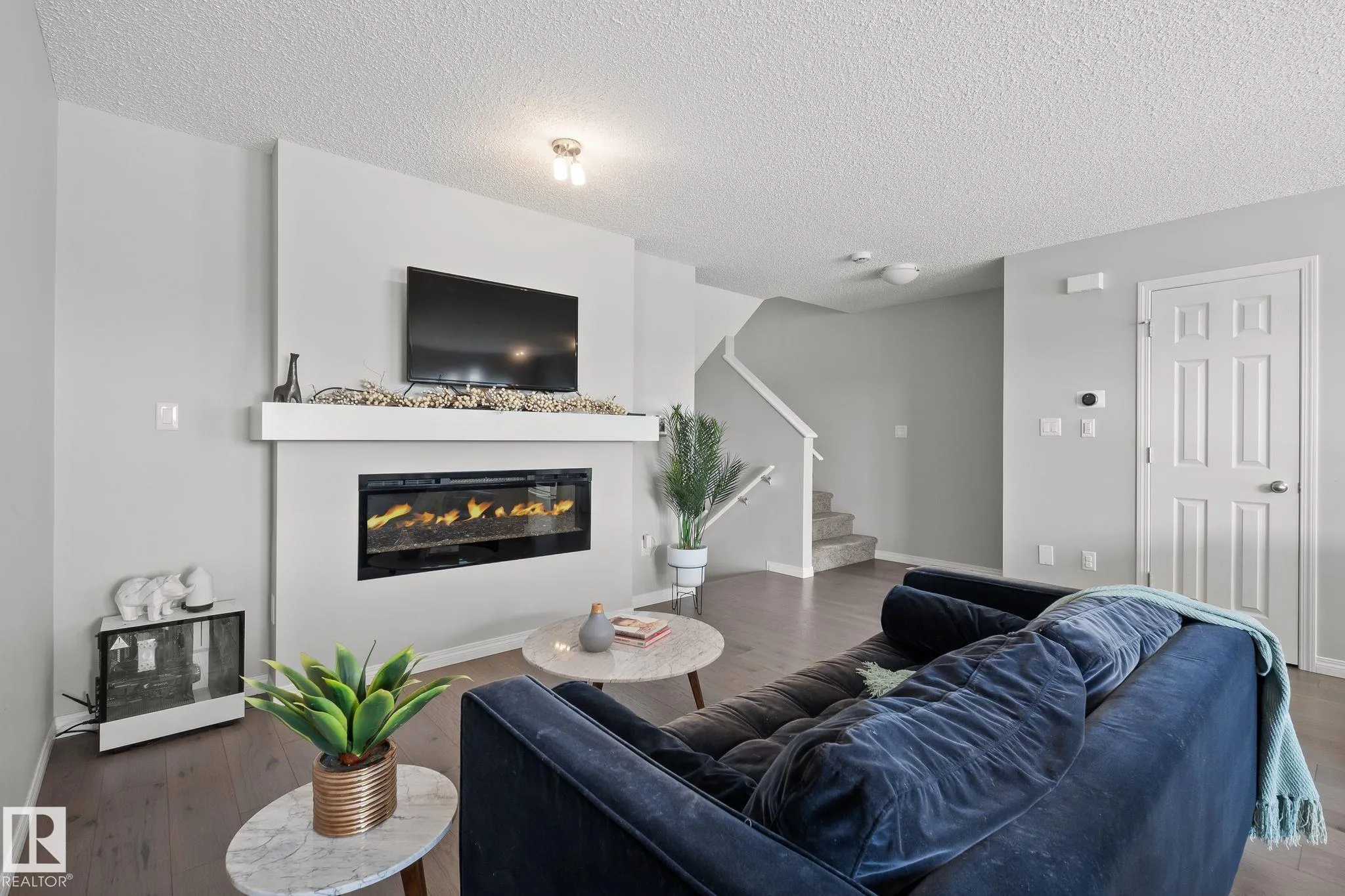 8511 24 Ave
