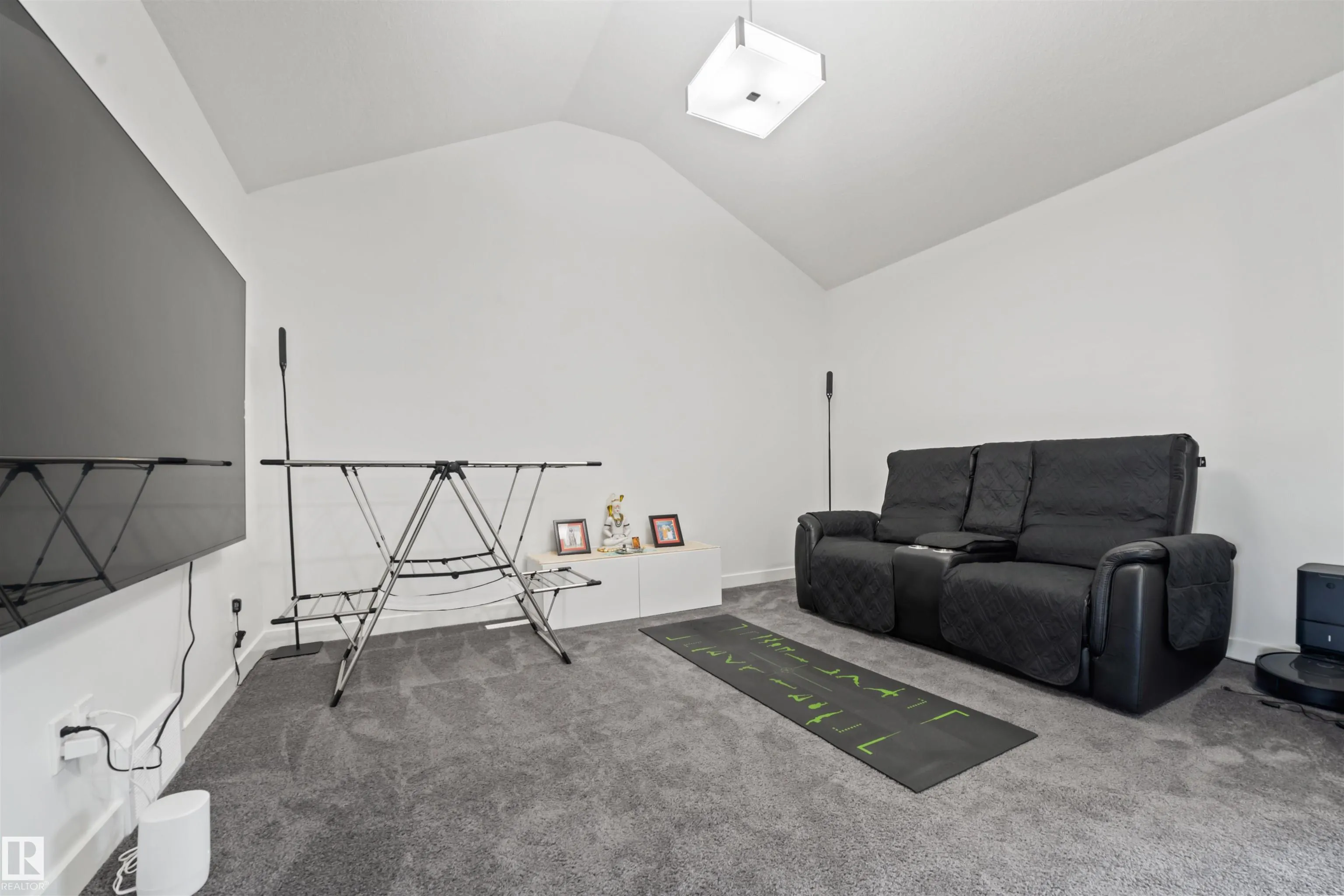 2100 GRAYDON HILL Crescent