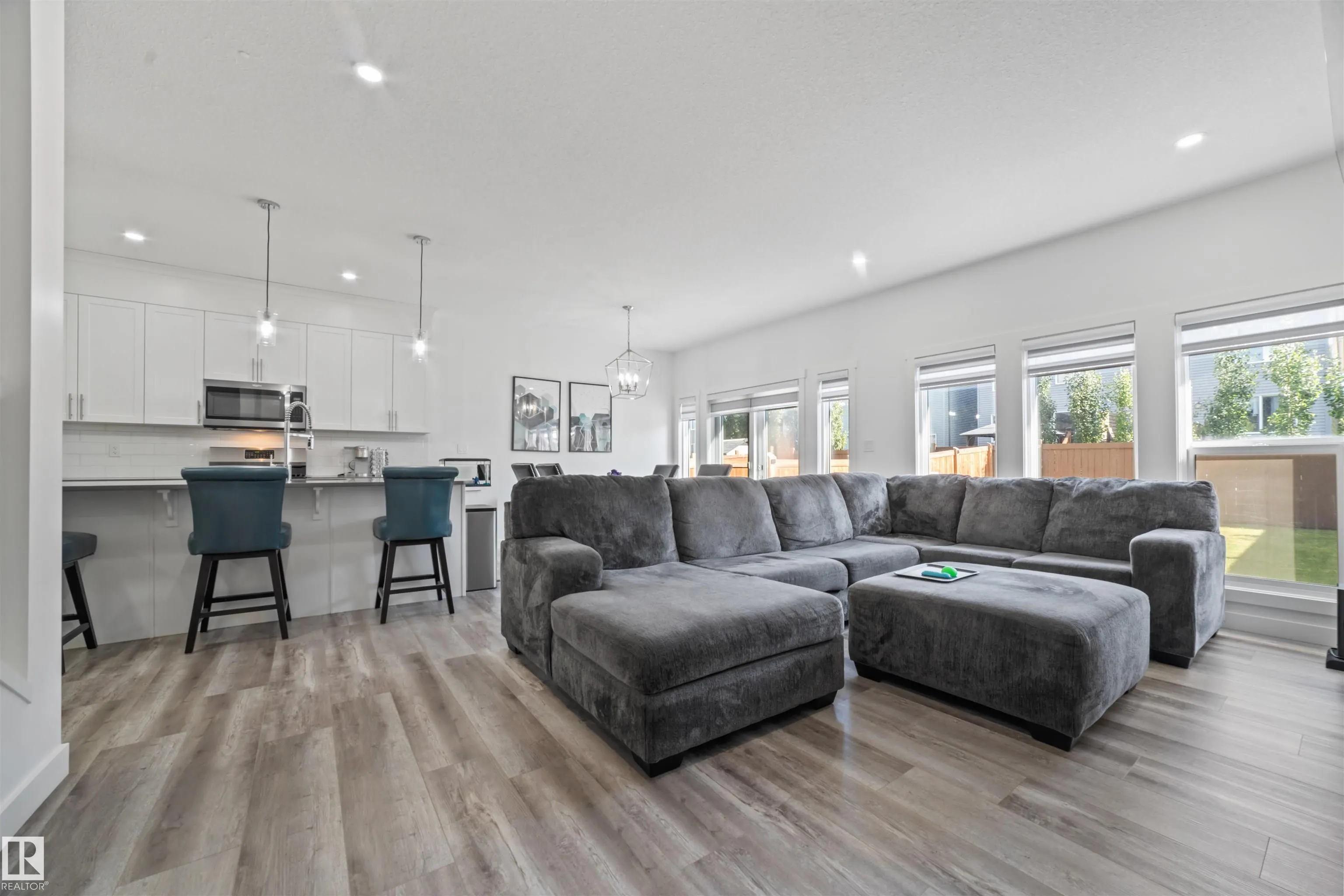 2100 GRAYDON HILL Crescent