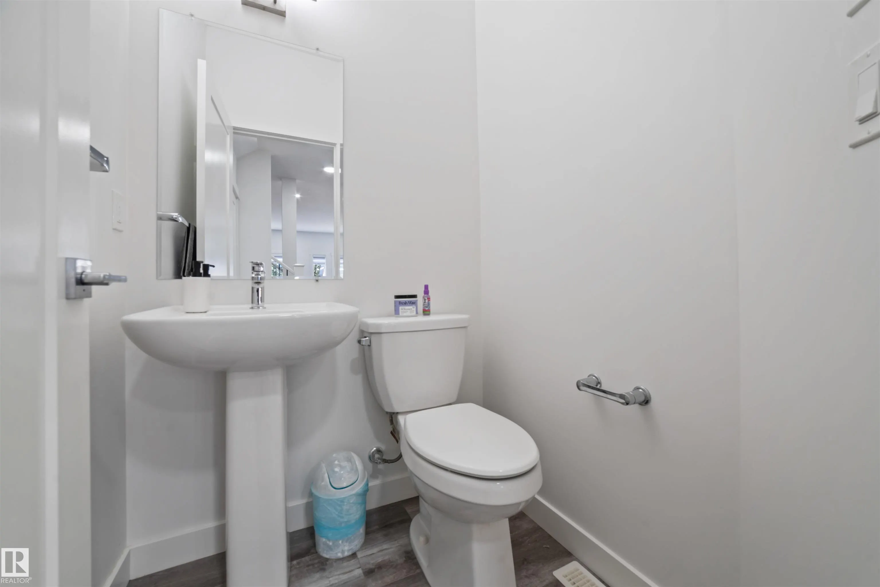 2100 GRAYDON HILL Crescent