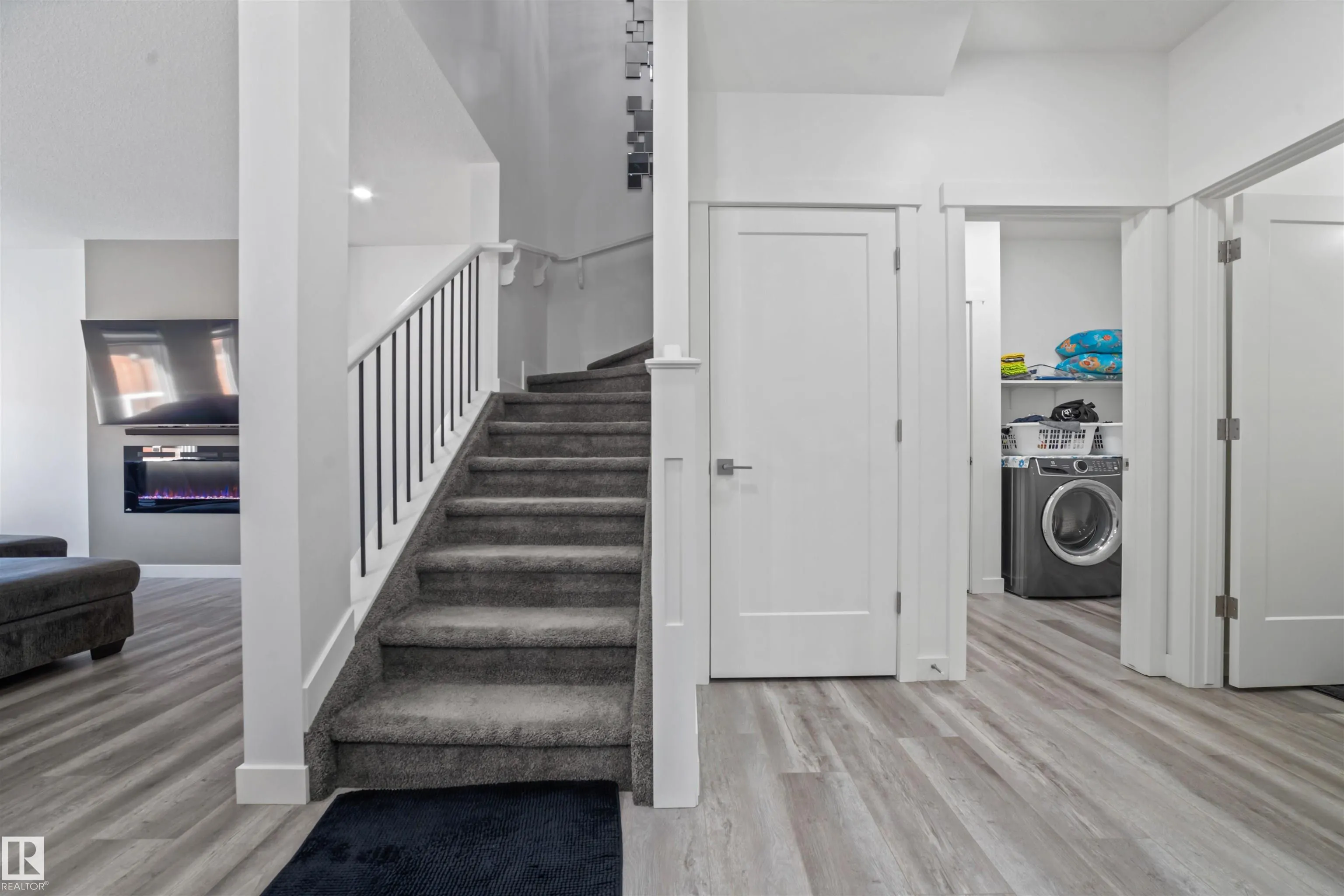 2100 GRAYDON HILL Crescent