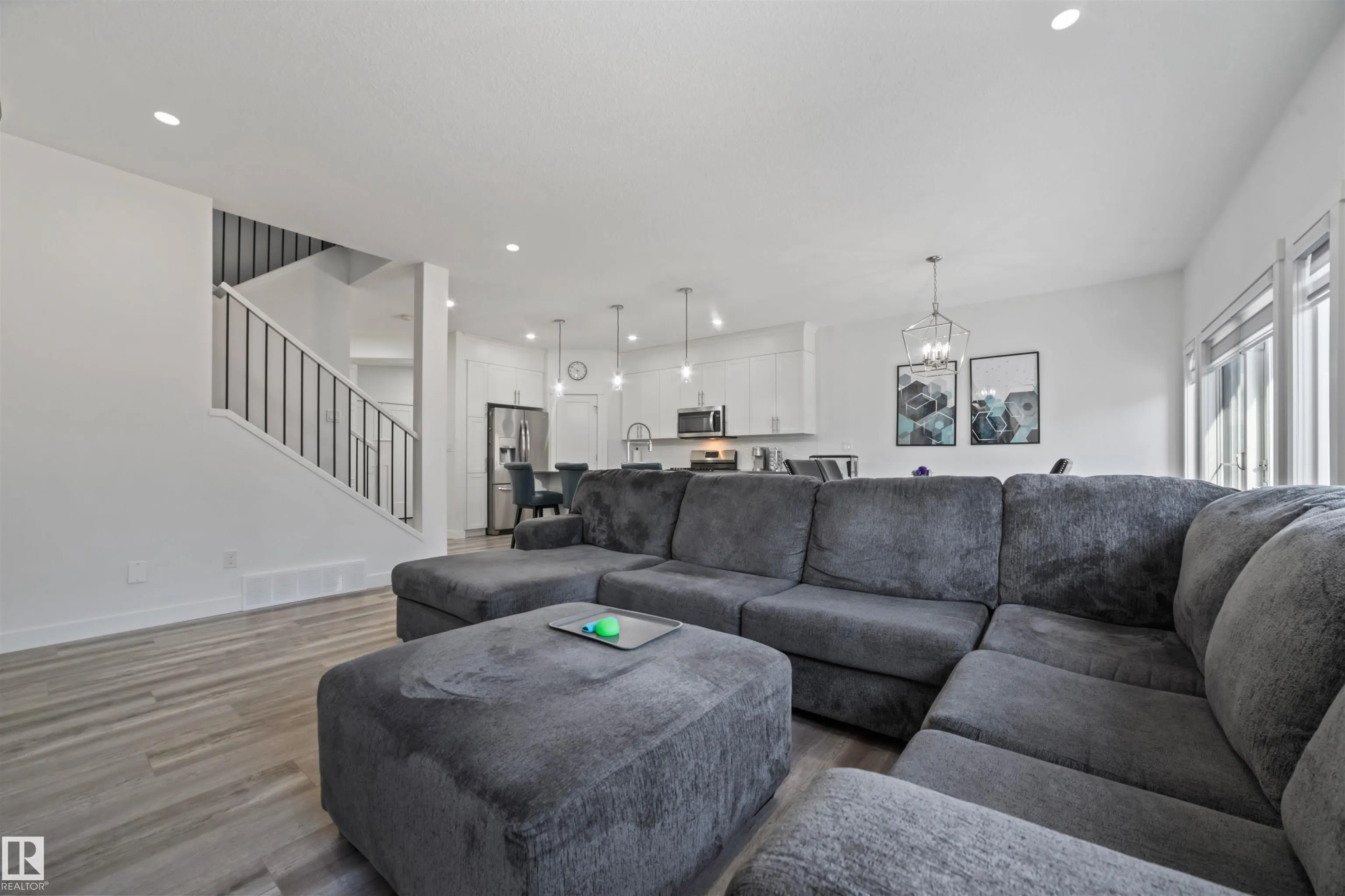 2100 GRAYDON HILL Crescent