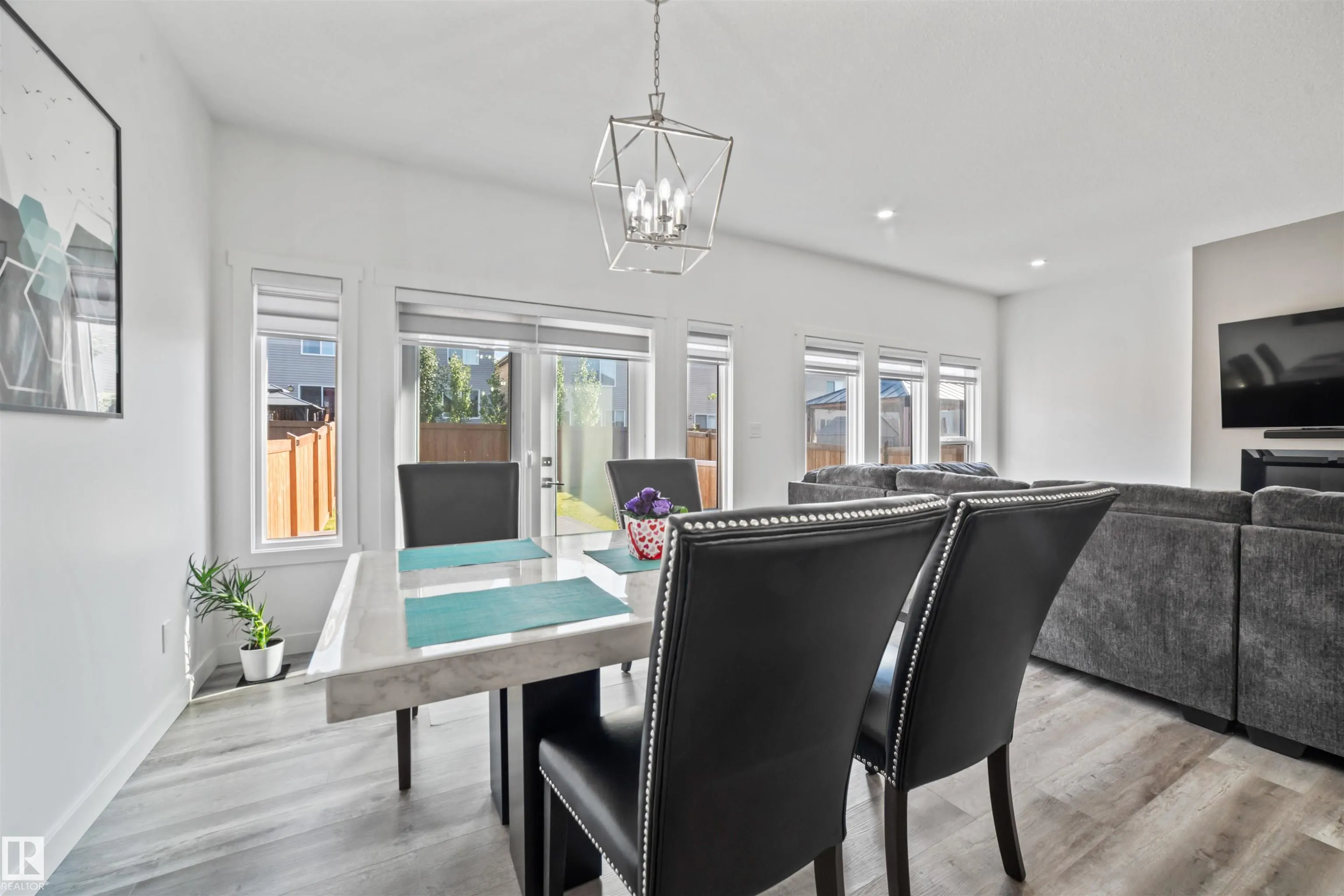 2100 GRAYDON HILL Crescent
