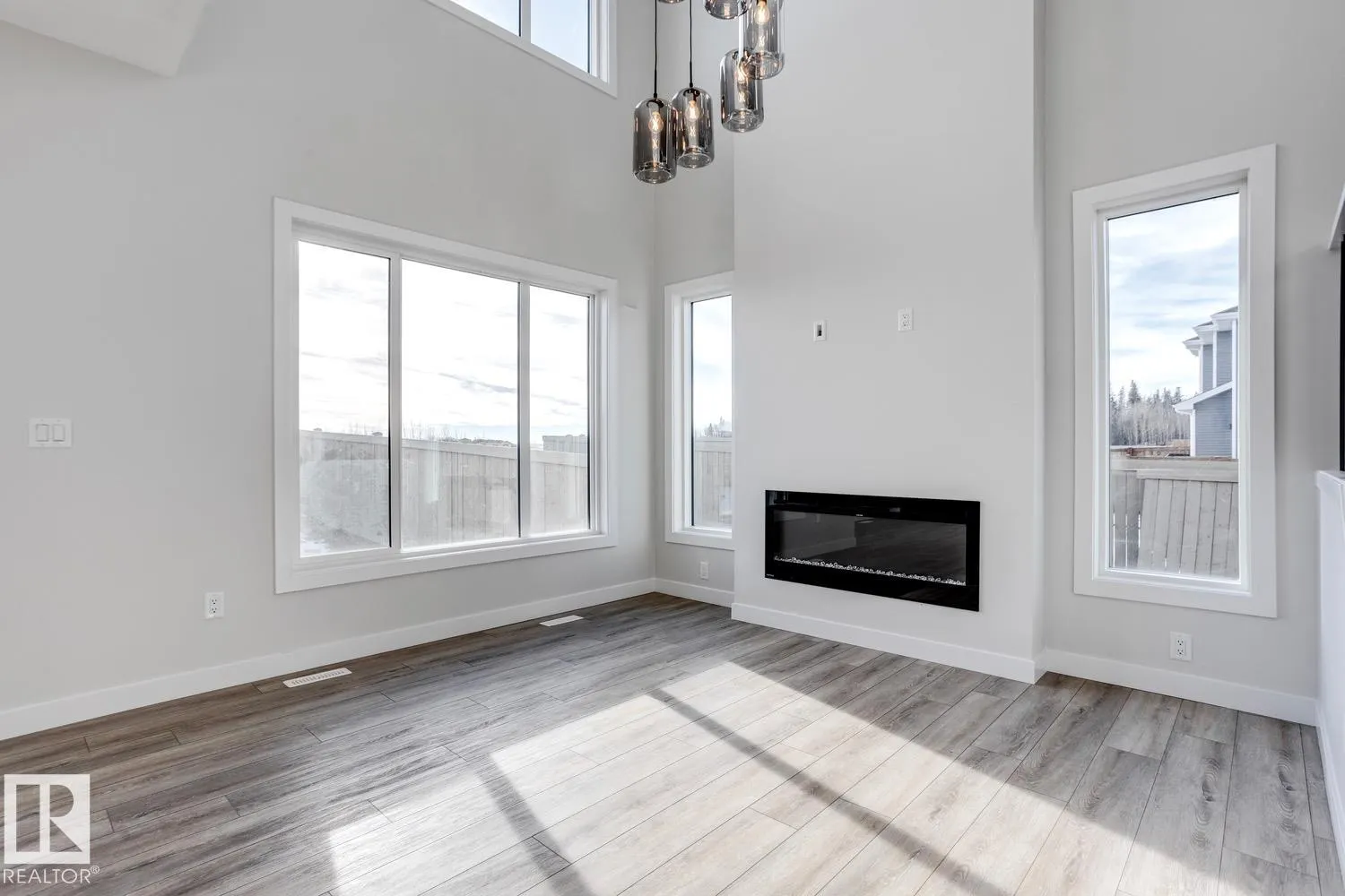 187 CALEDON Crescent