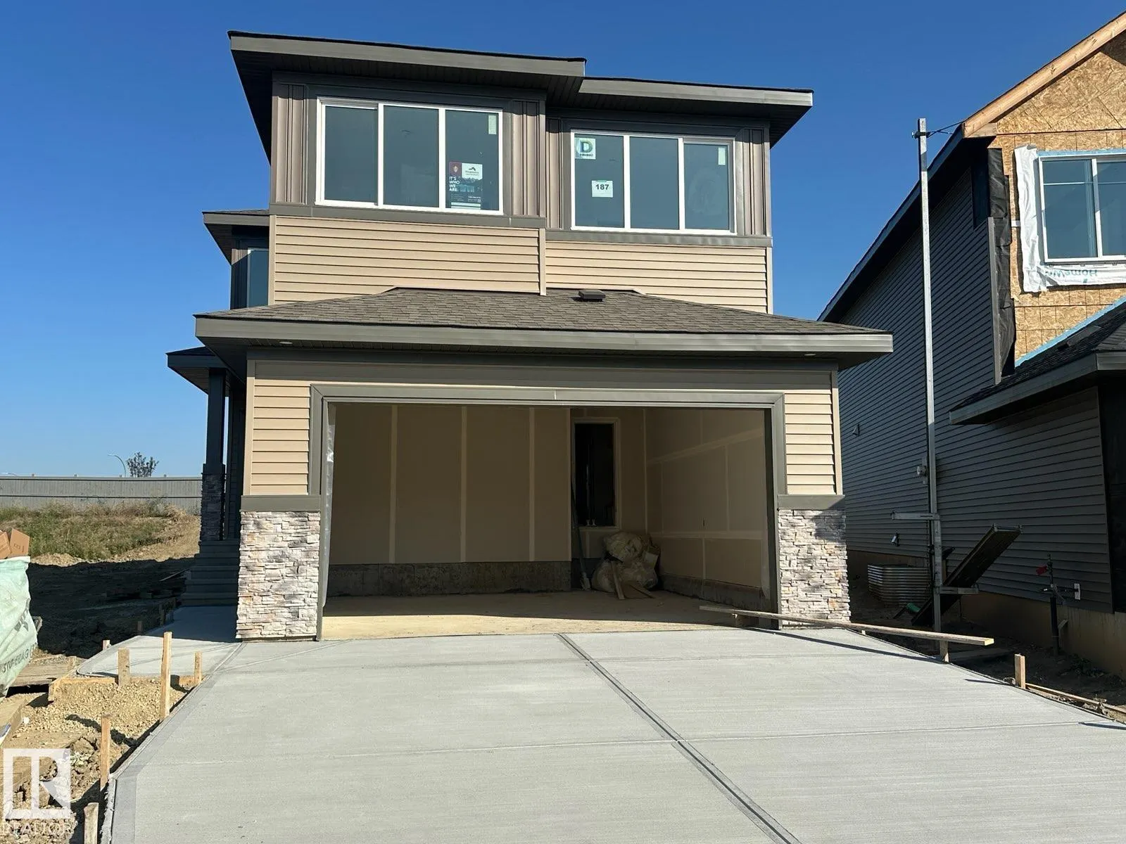 187 CALEDON Crescent